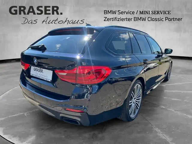 BMW 5 Series view 6