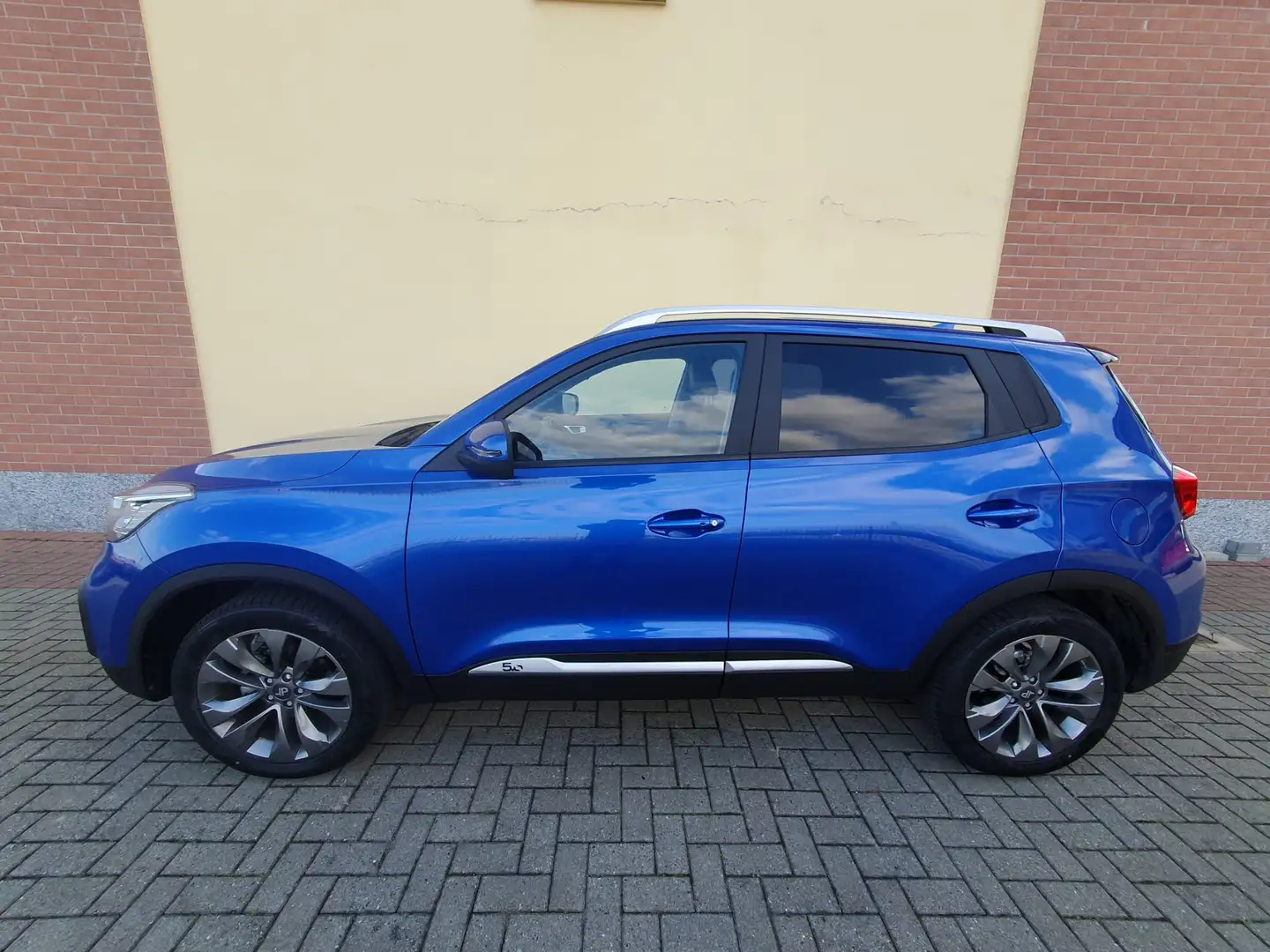 DR Automobiles DR5 Bifuel cambio manuale 5 marce Синій - 1