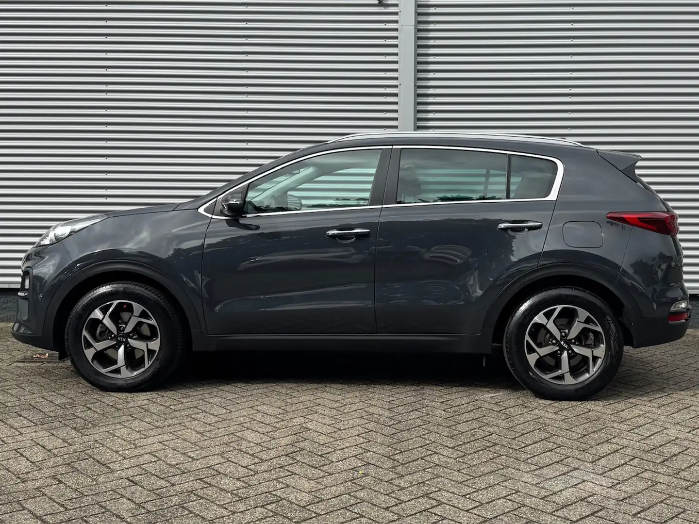 Kia Sportage 1.6 T-GDi 177pk DCT7 DynamicLine | Navigatie | Cli Grijs - 2