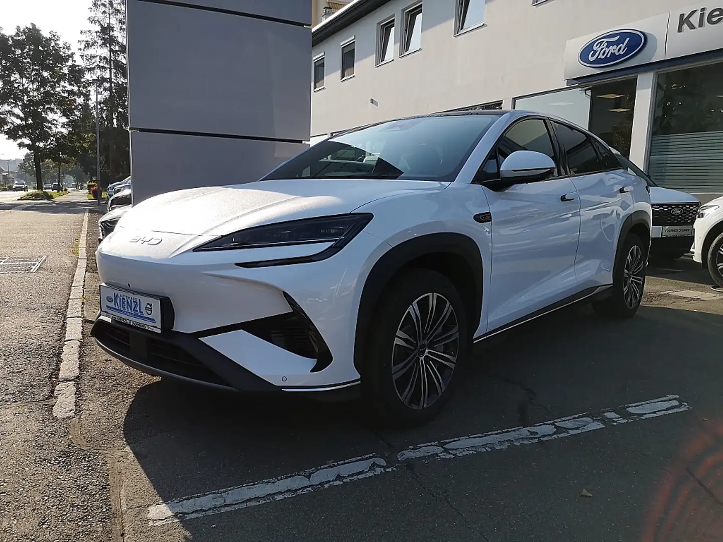 BYD Sealion 7 Comfort Österreich Paket 82.5 kWh Weiß - 1