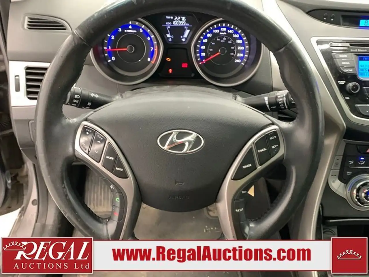 Hyundai ELANTRA снимка Hyundai ELANTRA