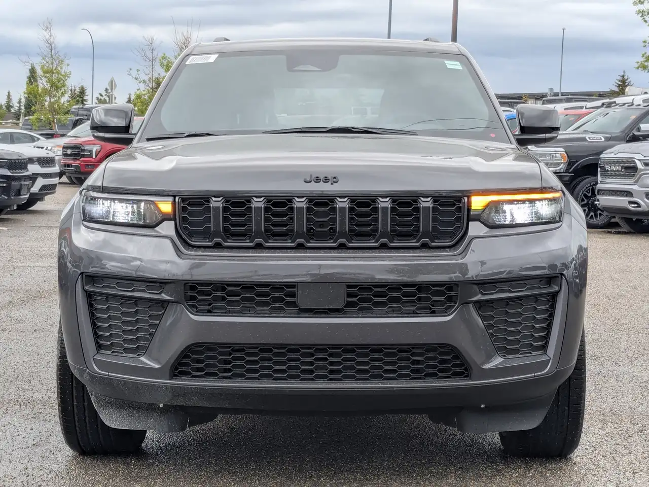 Jeep Grand Cherokee снимка Jeep Grand Cherokee
