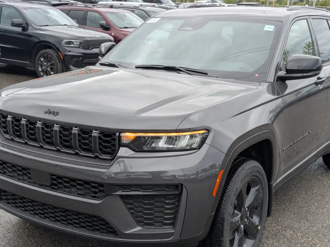 Jeep Grand Cherokee снимка Jeep Grand Cherokee