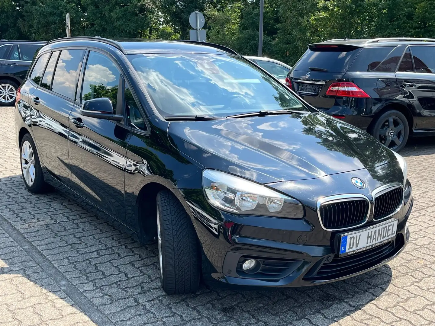 BMW 220 Gran Tourer xDrive *Navi/PDC/M Sportfahrwerk Zwart - 2
