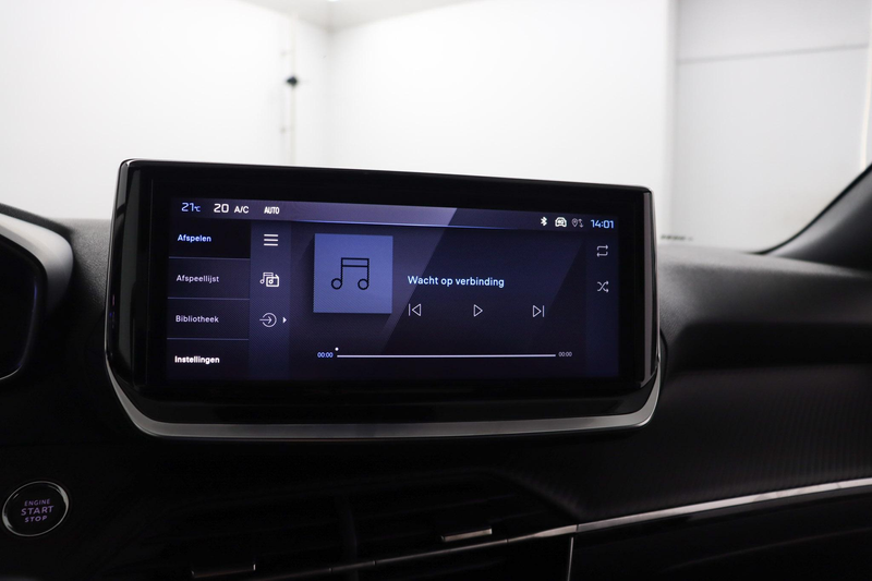 Peugeot e-2008 EV Allure 54 kWh — photo 7