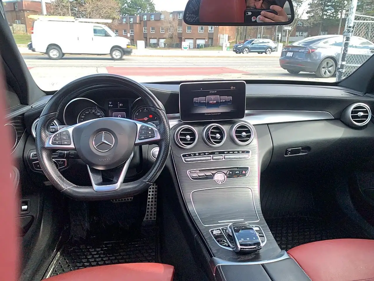 Mercedes-Benz C-Class снимка Mercedes-Benz C-Class