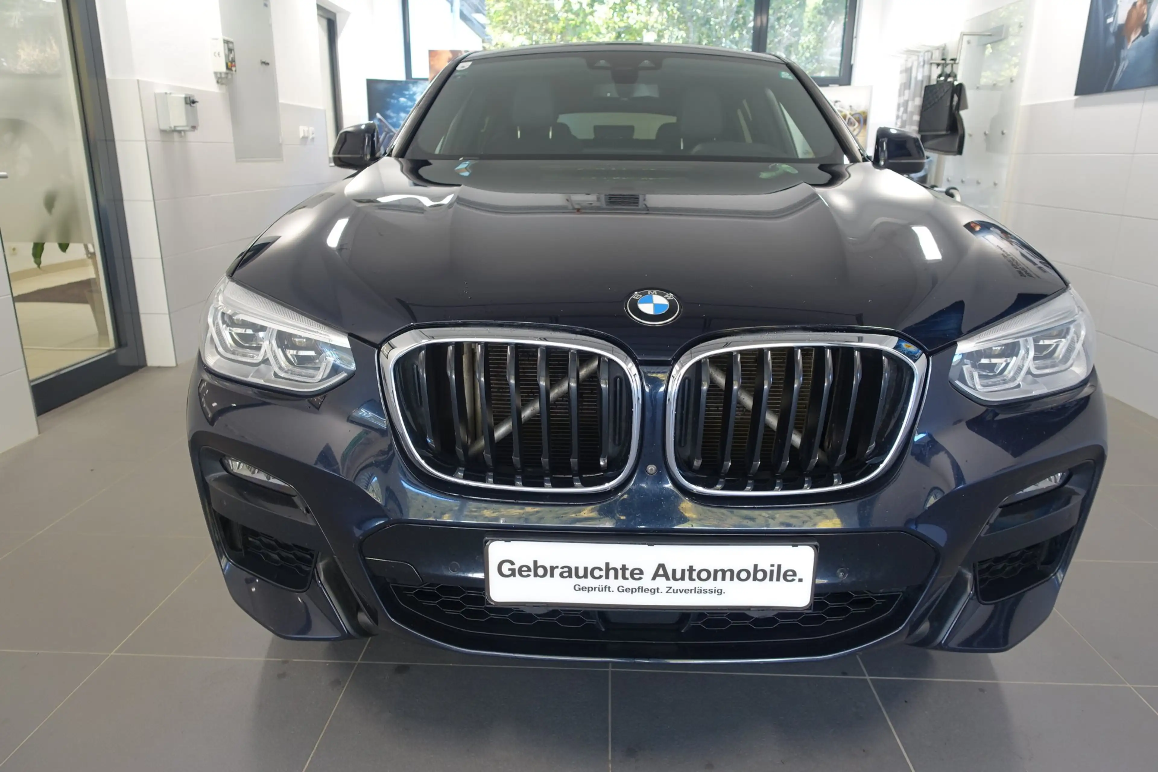 BMW X4 xDrive20d — photo 2