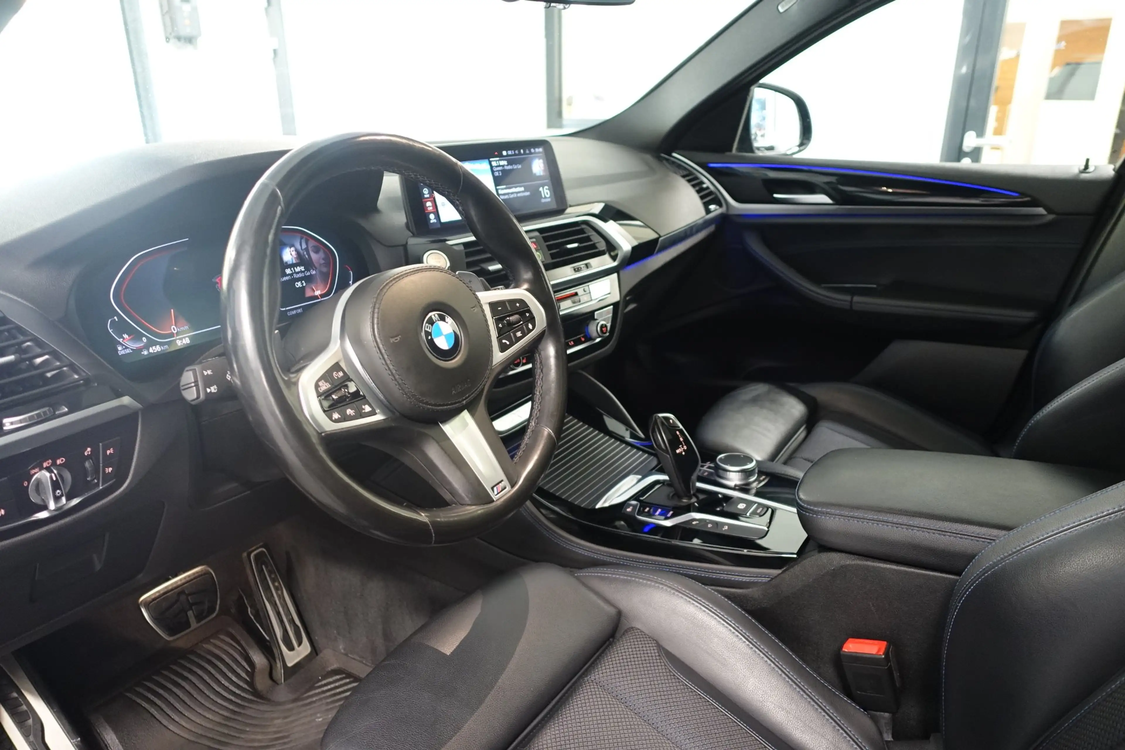 BMW X4 xDrive20d — photo 11