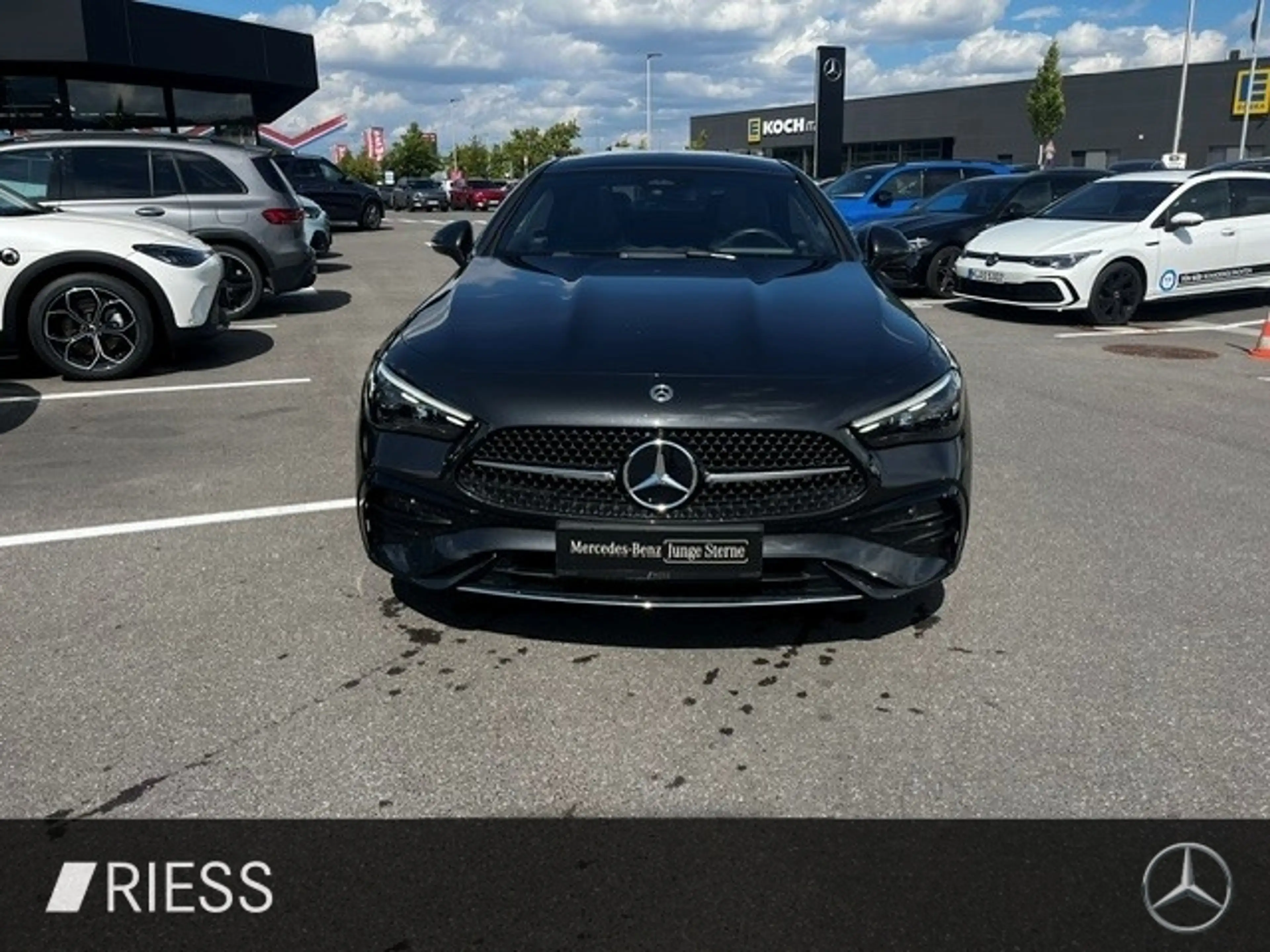 Mercedes-Benz CLE 300 e AMG Sport Premium Distr Pano 360 19" — photo 3