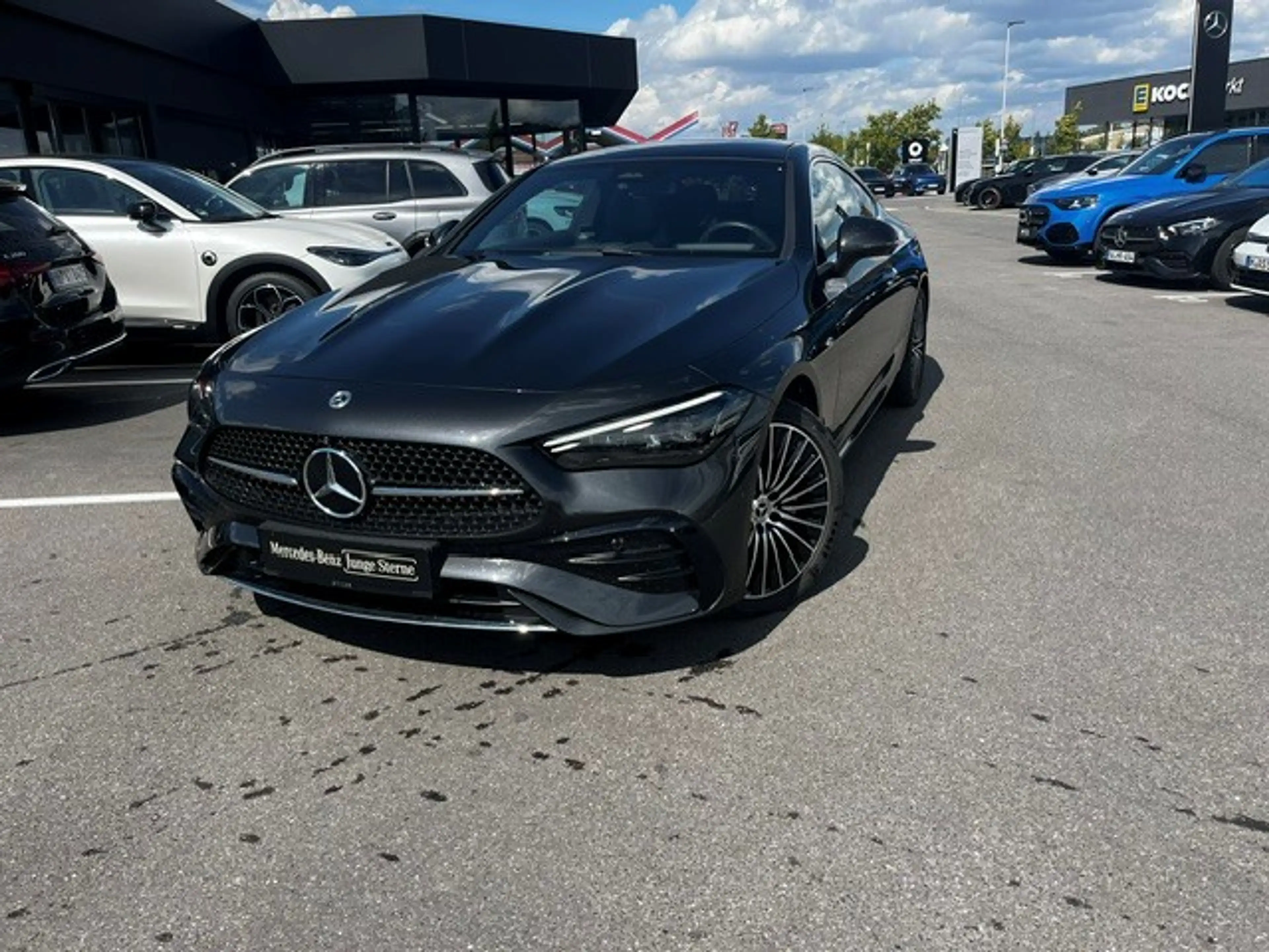 Mercedes-Benz CLE 300 e AMG Sport Premium Distr Pano 360 19" — photo 2