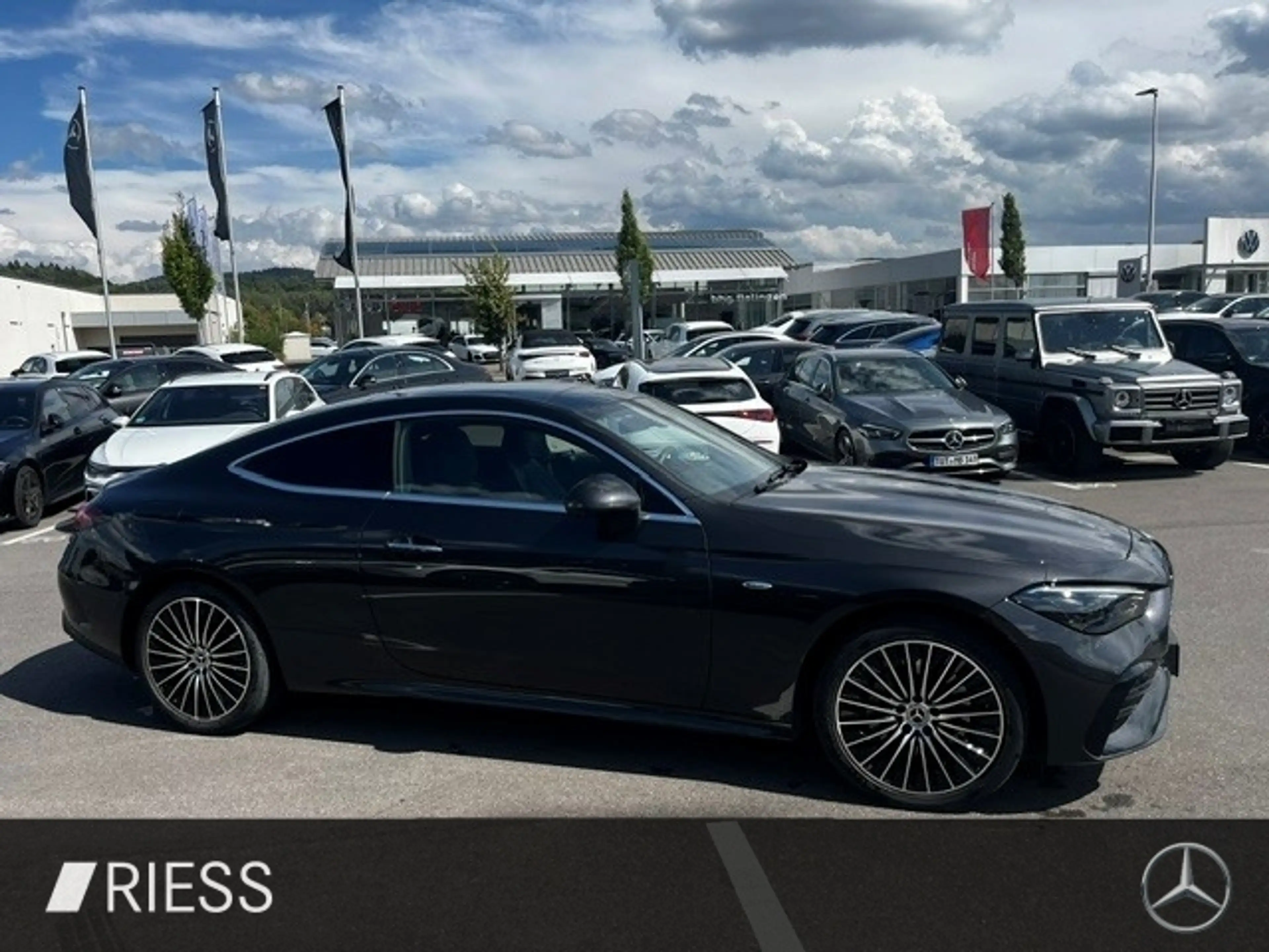 Mercedes-Benz CLE 300 e AMG Sport Premium Distr Pano 360 19" — photo 8