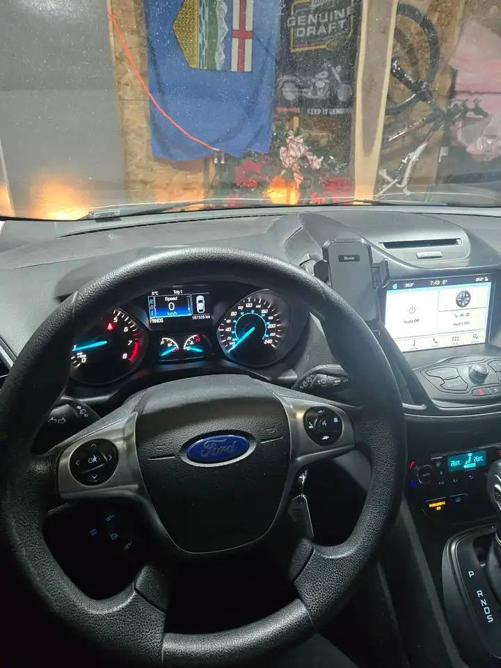 Ford Escape снимка Ford Escape