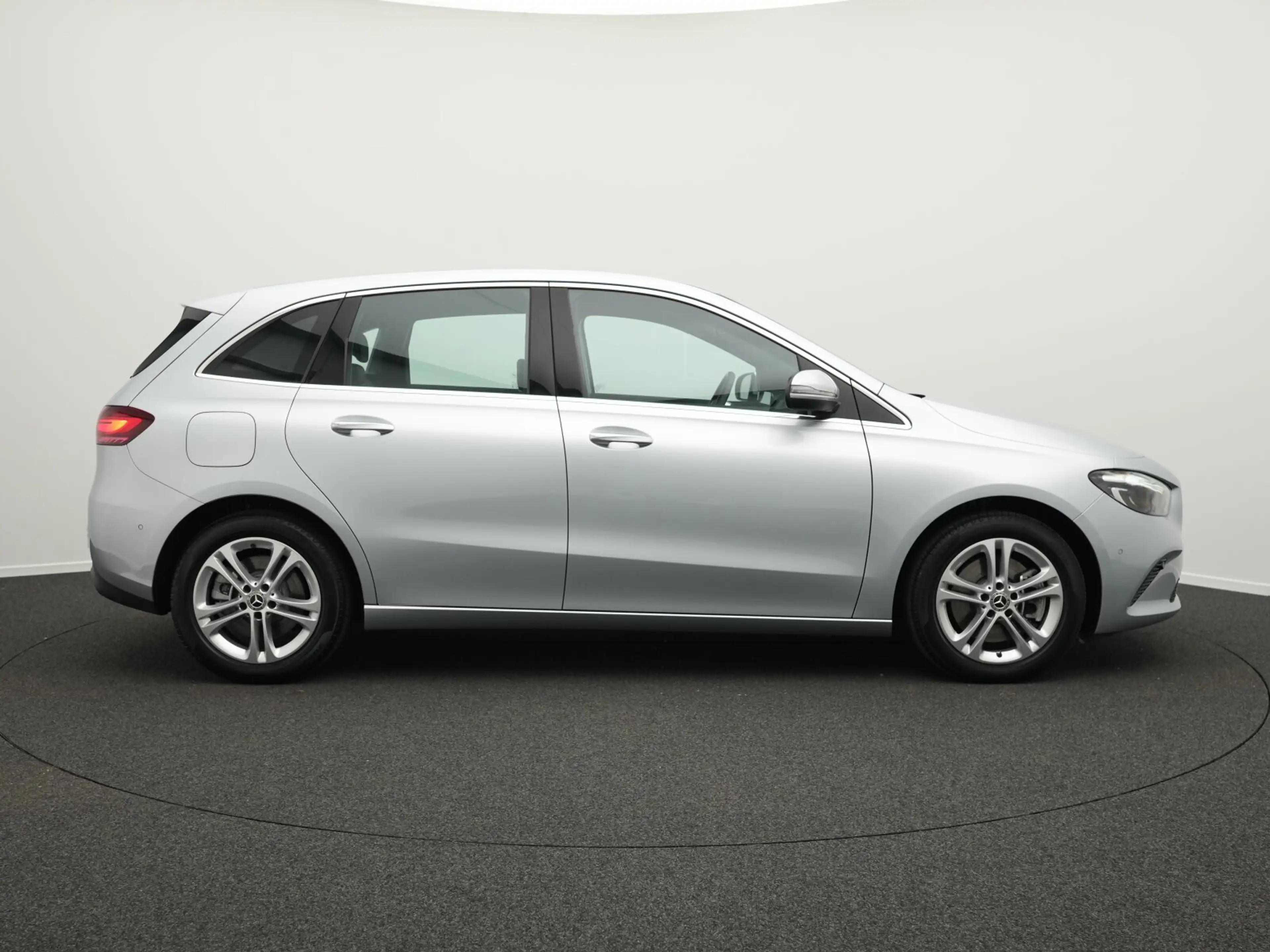 Mercedes-Benz B 250 B 250 e Progressive LED+Kamera+Keyless+AHK Navi — photo 5