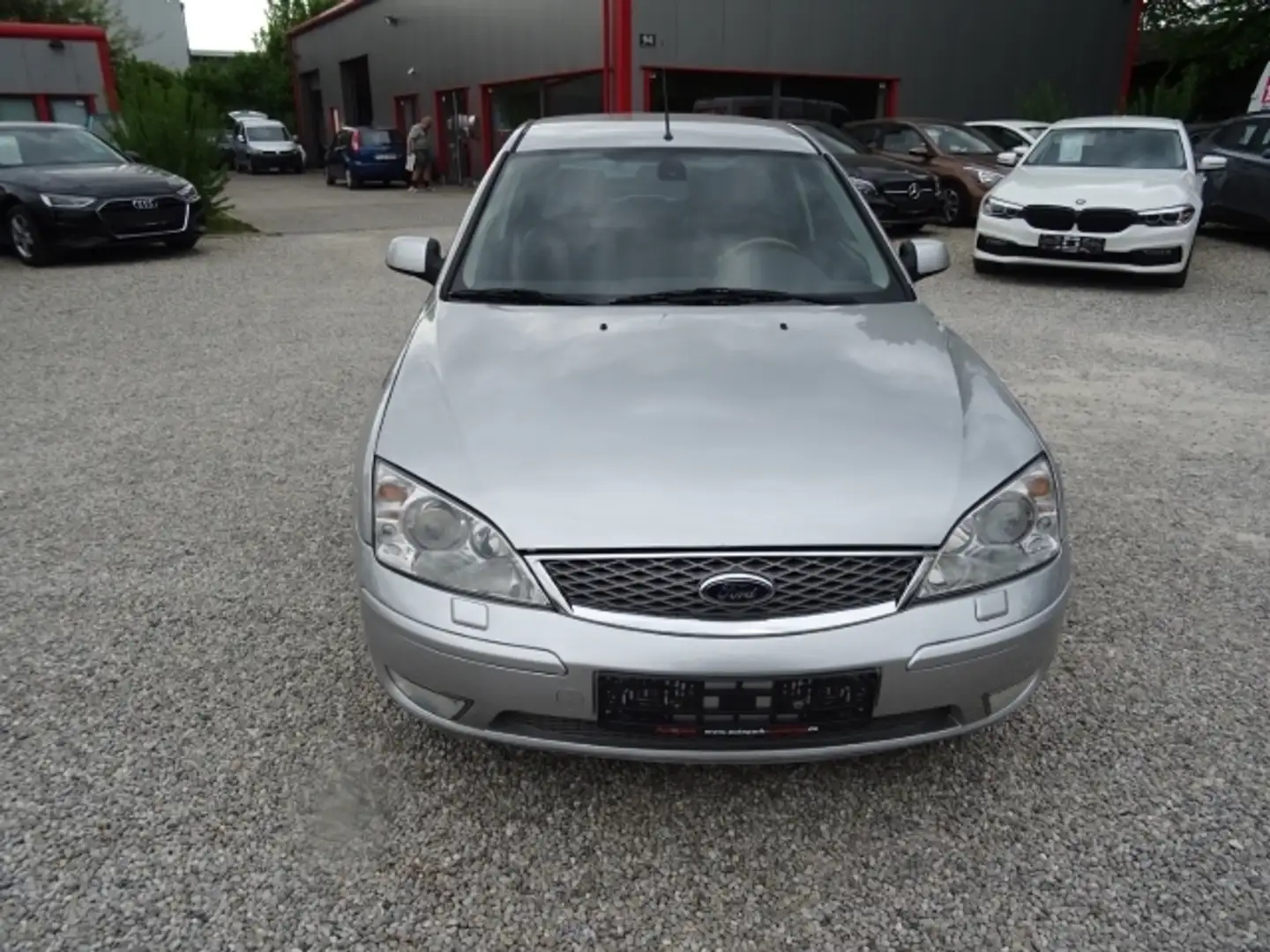 Ford Mondeo Ghia X 2.5 Klimasitze X enon Klimaautom Silber - 2