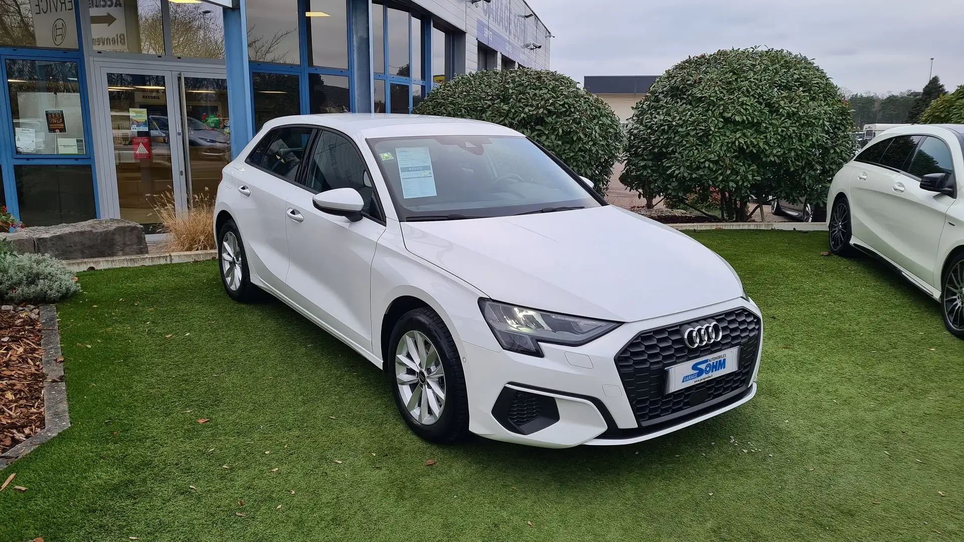 Audi A3 35 TFSI 150CH MILD HYBRID DESIGN S TRONIC 7 Blanc - 1