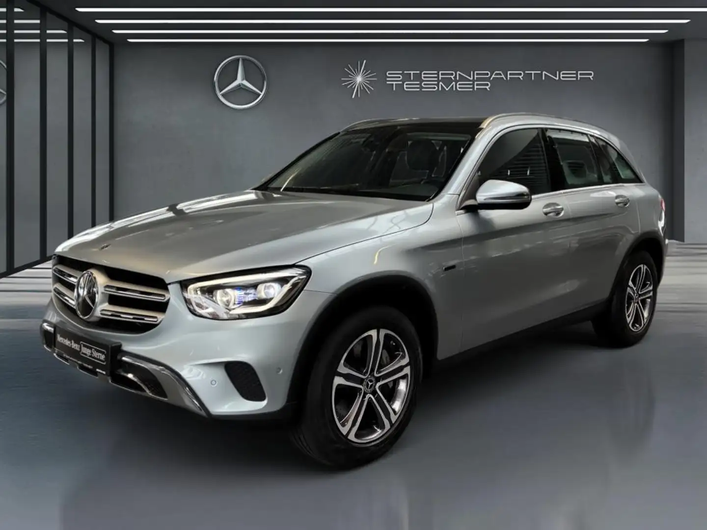 Mercedes-Benz GLC 300 e 4M Mbux AHK Multibeam Panorama Kamera Silber - 1
