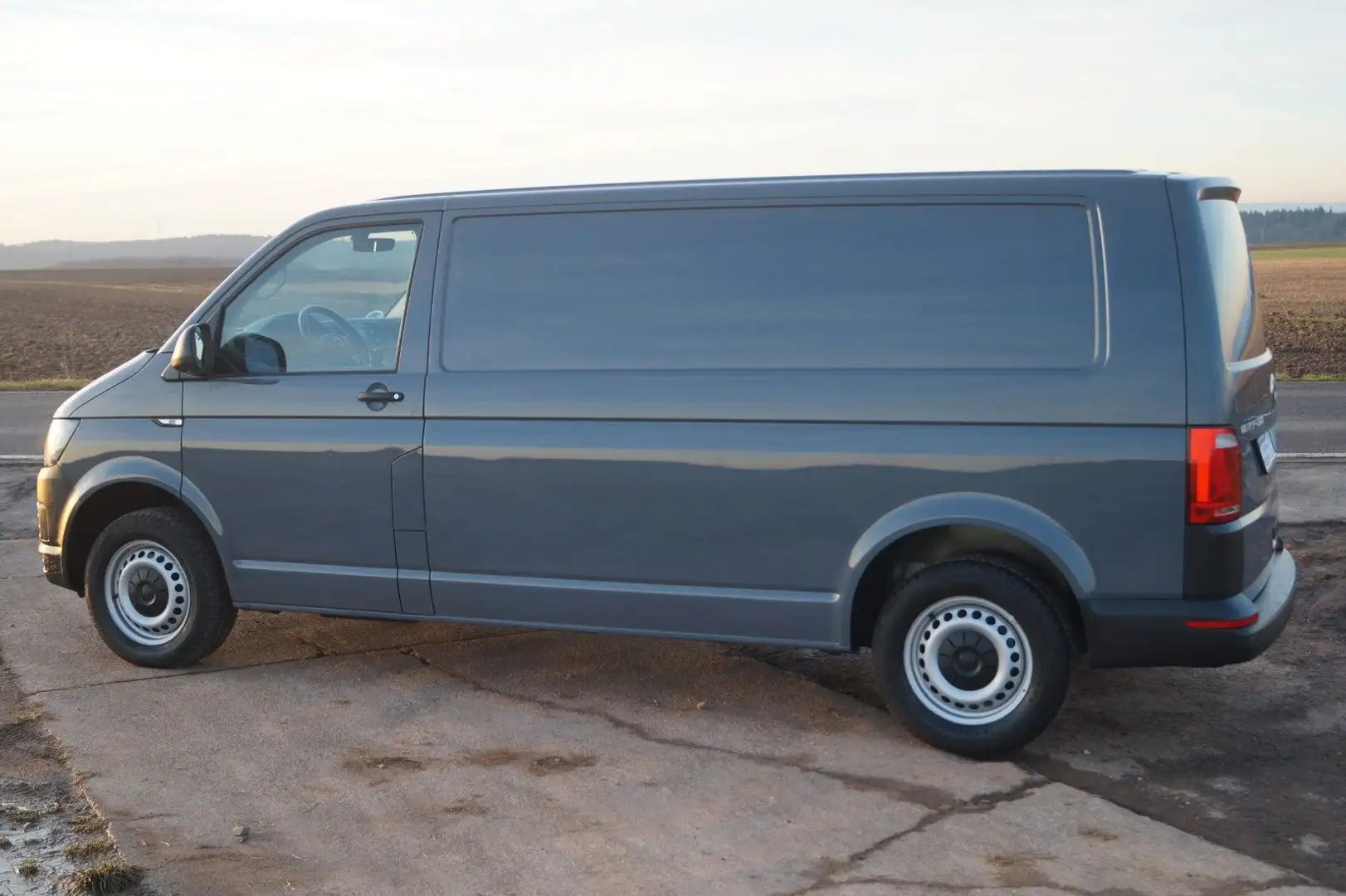 Volkswagen T6 Transporter Kasten EcoProfi lang +Automatik+ Grau - 2