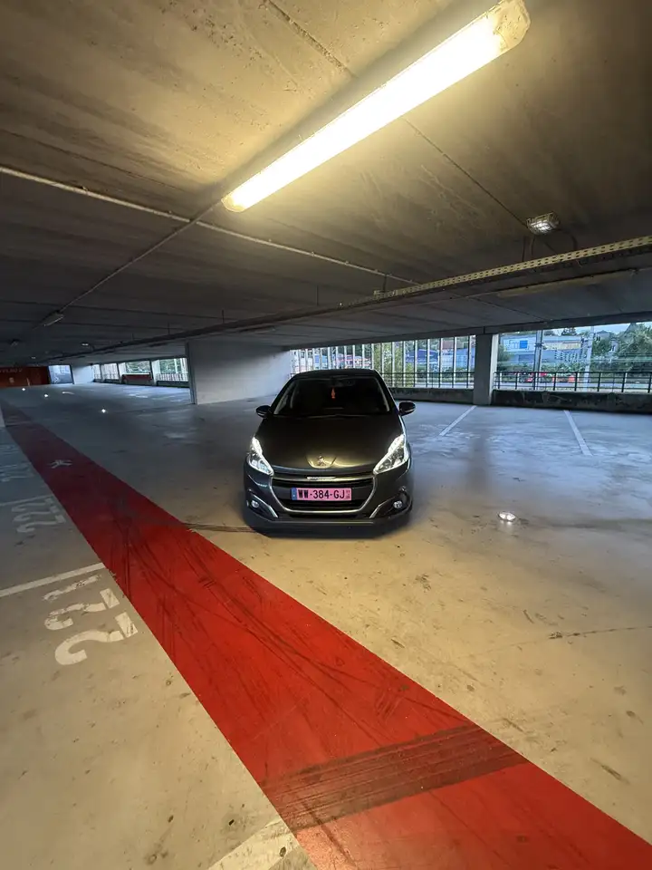 Peugeot 208 208 — photo 2