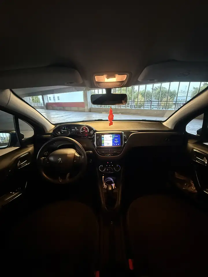 Peugeot 208 208 — photo 7