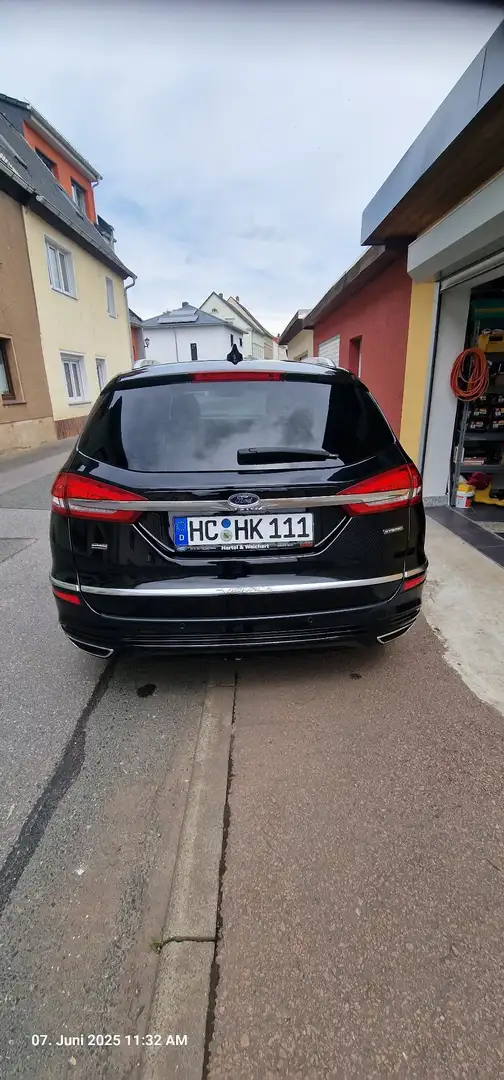 Ford Mondeo Hybrid Vignale Schwarz - 2