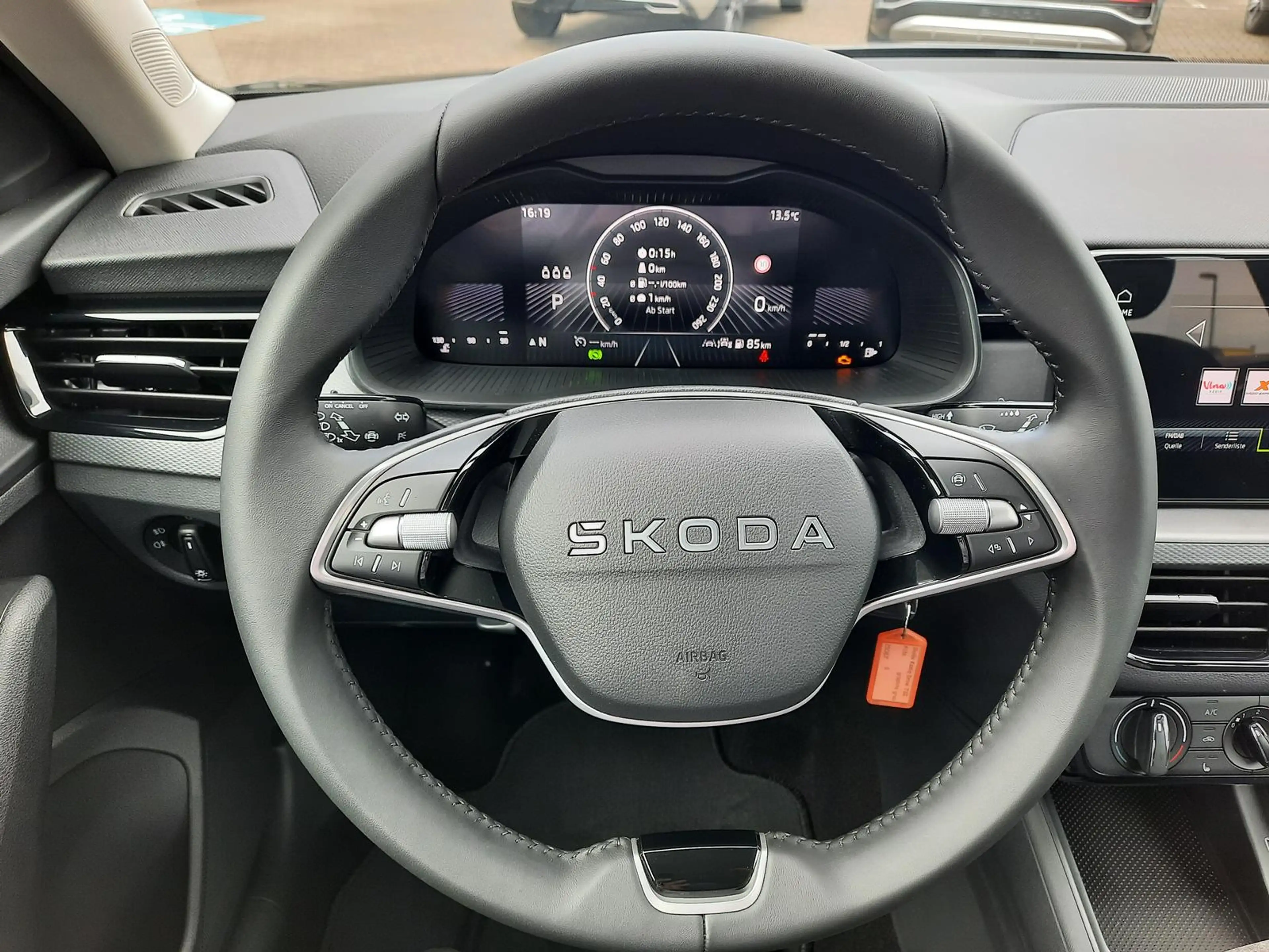 Skoda Kamiq 1.0 TSI Essence DSG *LED*AHK*DAB*Alu*GV5 — photo 12
