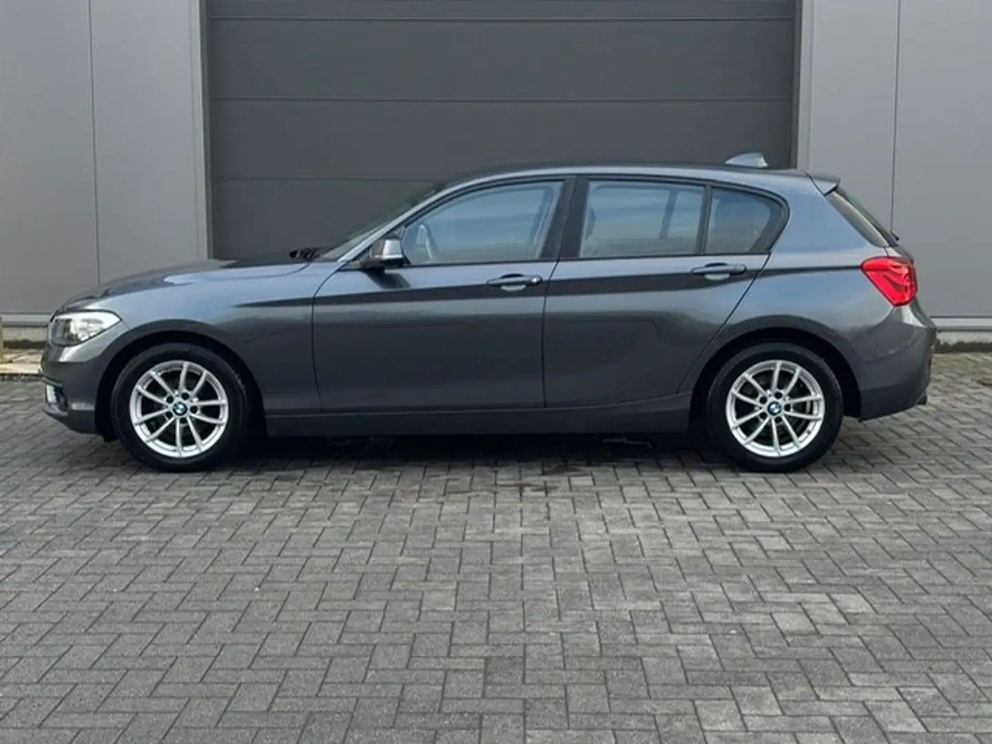BMW 116 navigatie/cruise controle/parkeersensoren Grijs - 2