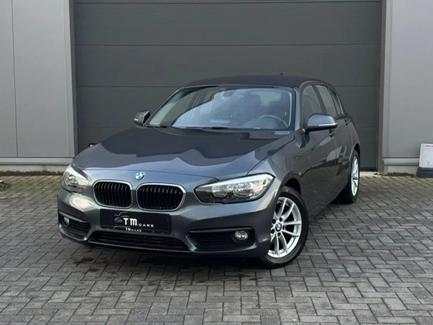 BMW 116 navigatie/cruise controle/parkeersensoren Grijs - 1