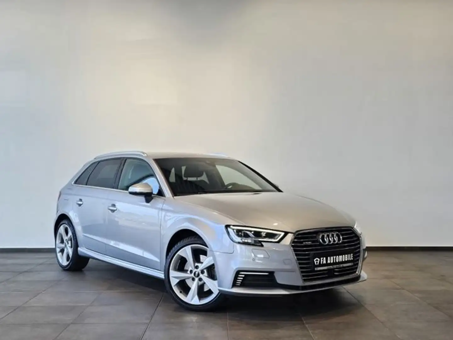 Audi A3 Sportback e-tron 40 LED Virtual Leder 18 Zoll Silver - 2