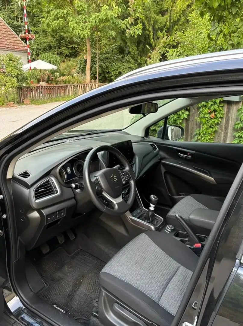 Suzuki S-Cross S-Cross 1,4 DITC Hybrid shine Aut. shine Schwarz - 1