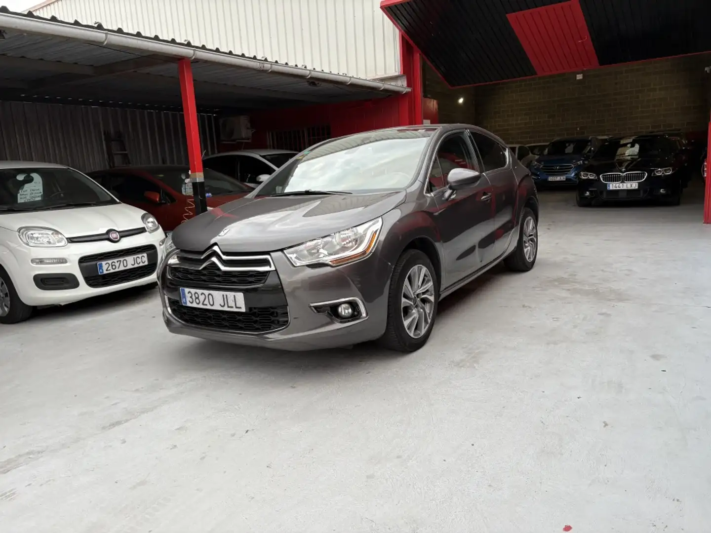 DS Automobiles DS 4 1.6e-HDi S&S Design 115 Gris - 2