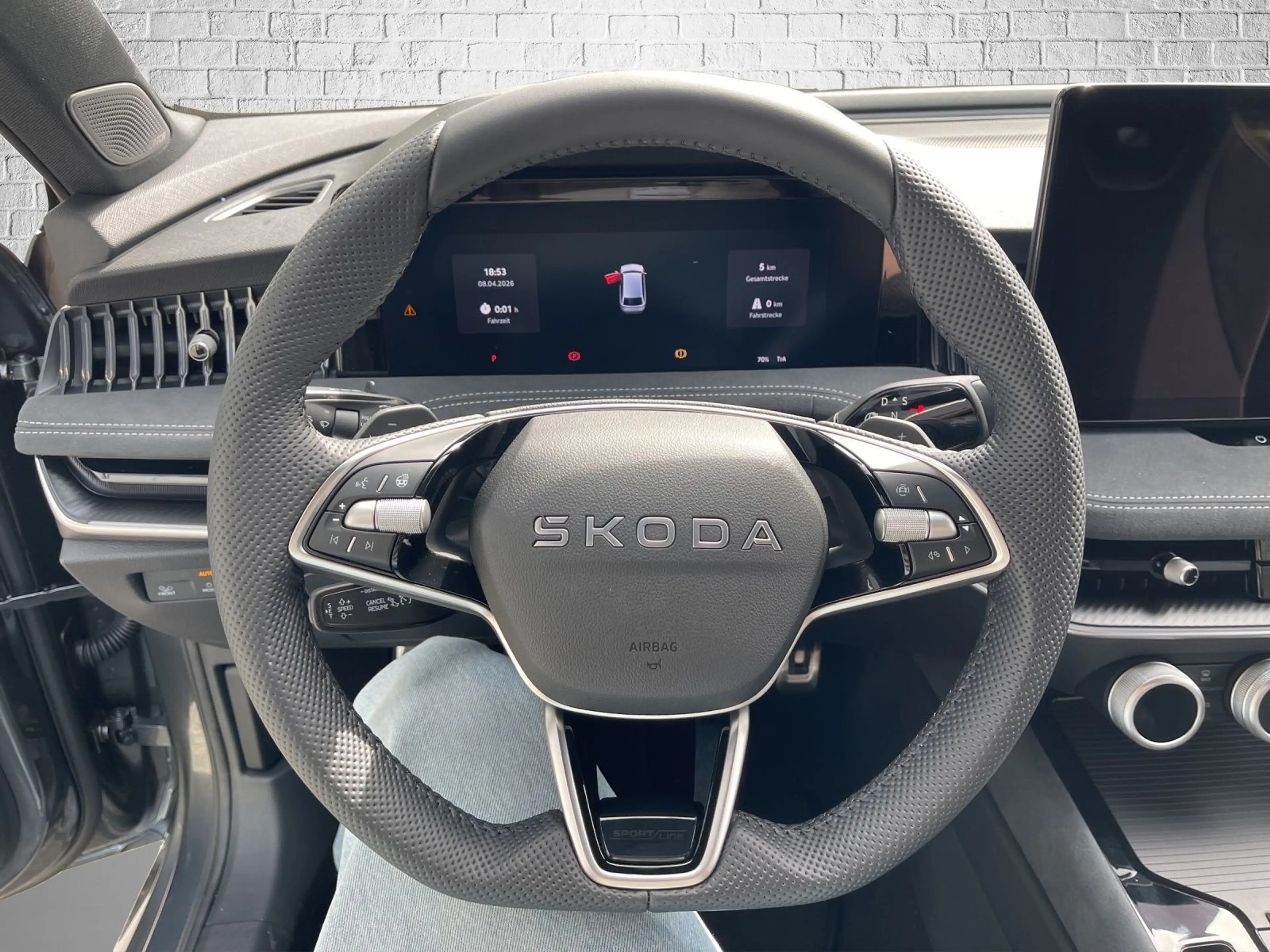 Skoda Superb Combi 1,5 TSI iV DSG - Sportline — photo 10