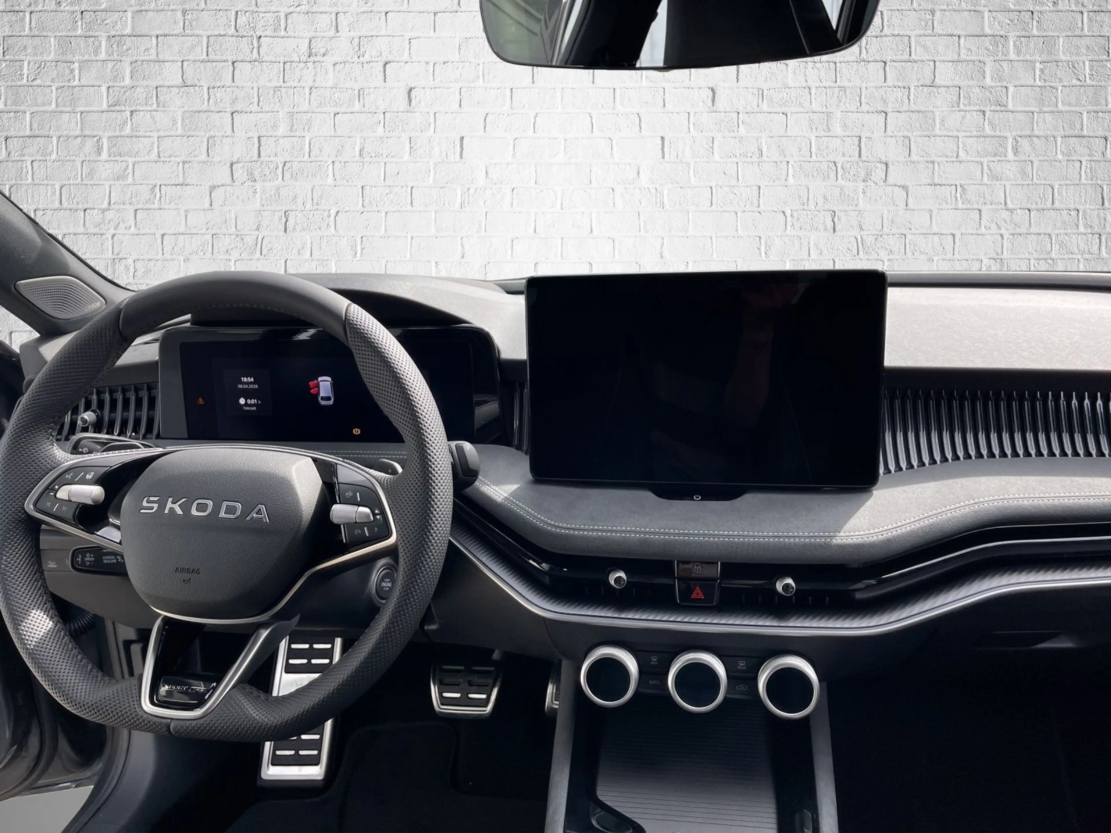Skoda Superb Combi 1,5 TSI iV DSG - Sportline — photo 14