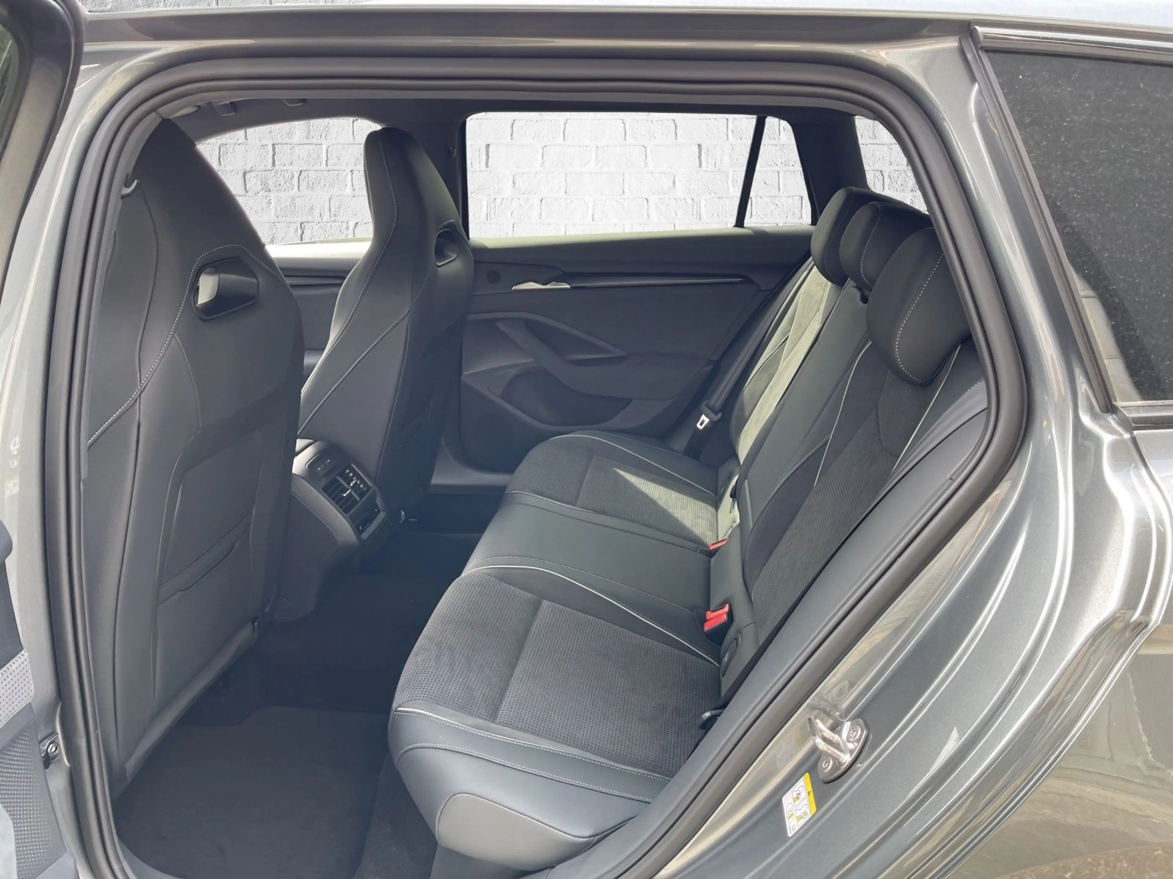 Skoda Superb Combi 1,5 TSI iV DSG - Sportline — photo 12