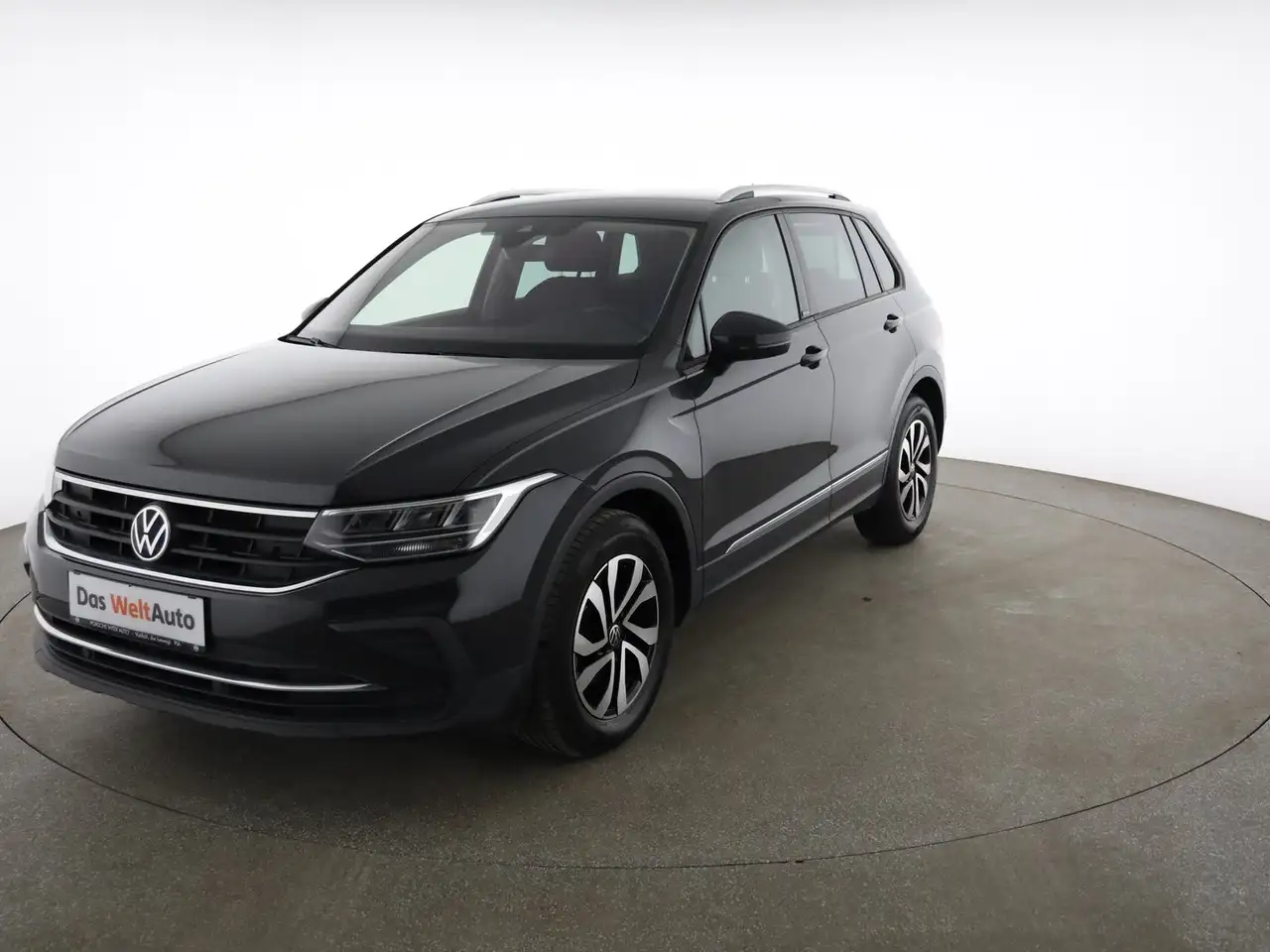 Volkswagen Tiguan Life TDI — photo 1 of 20