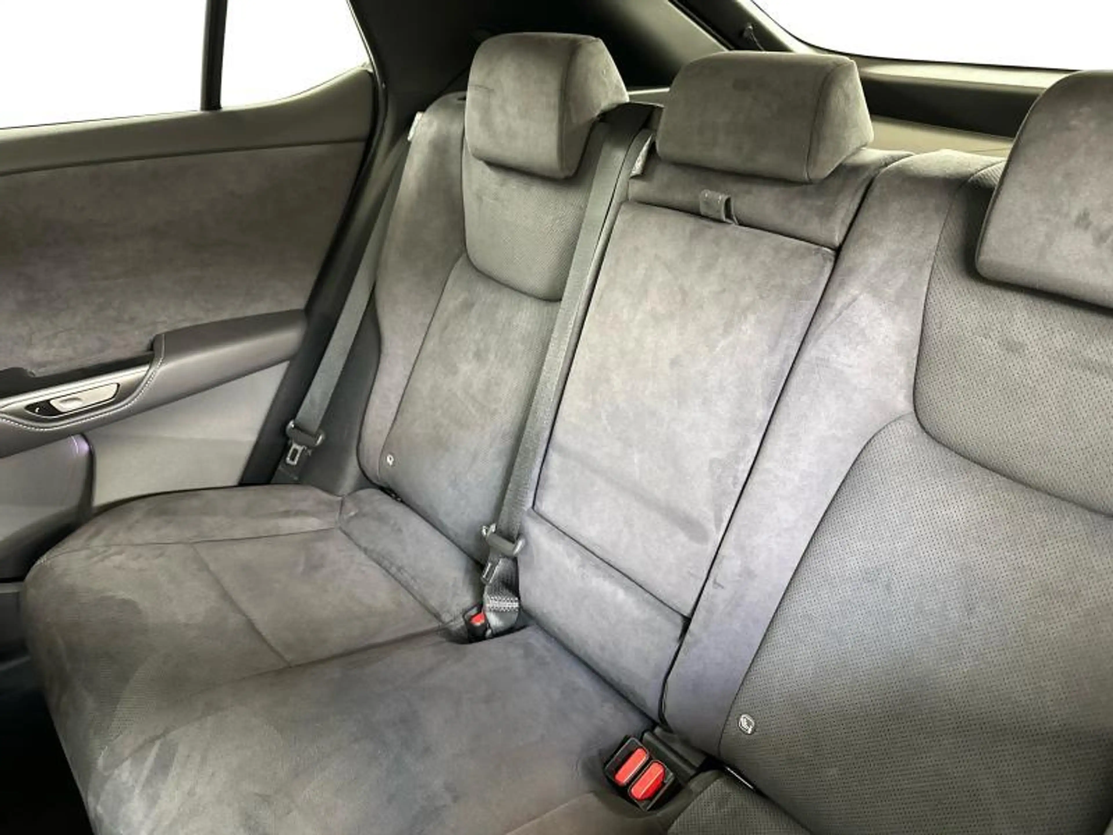 Lexus RZ Privilege | WLTP 395km | pano roof | mark levinson — photo 10