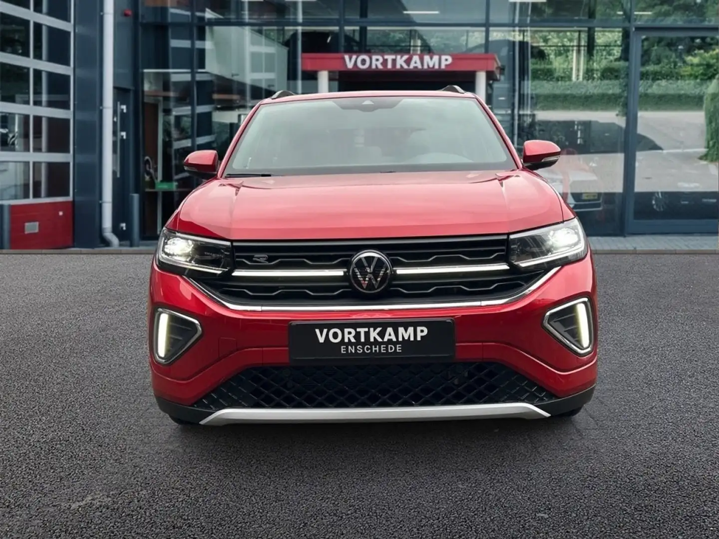 Volkswagen T-Cross 1.0 TSI DSG R-LINE AFN.TREKHAAK/IQ-LIGHTS/CAMERA/A Rood - 2