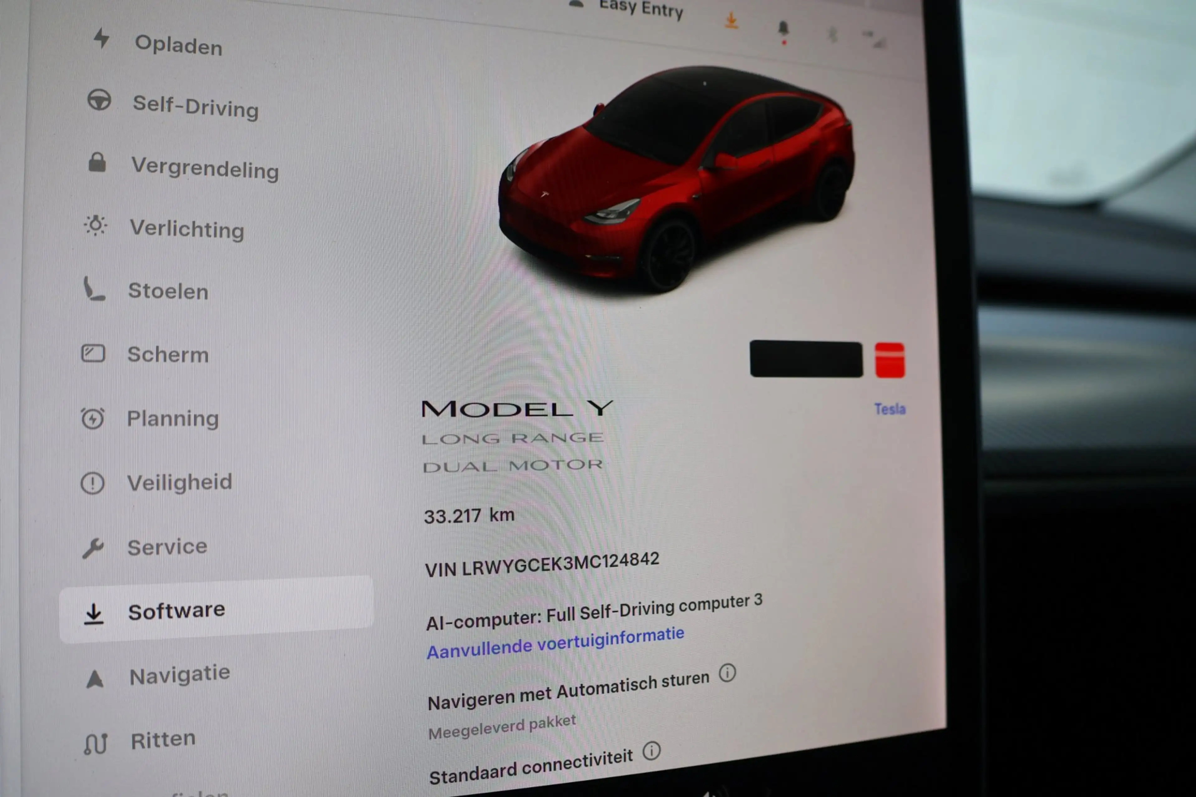 Tesla Model Y Long Range AWD — photo 14