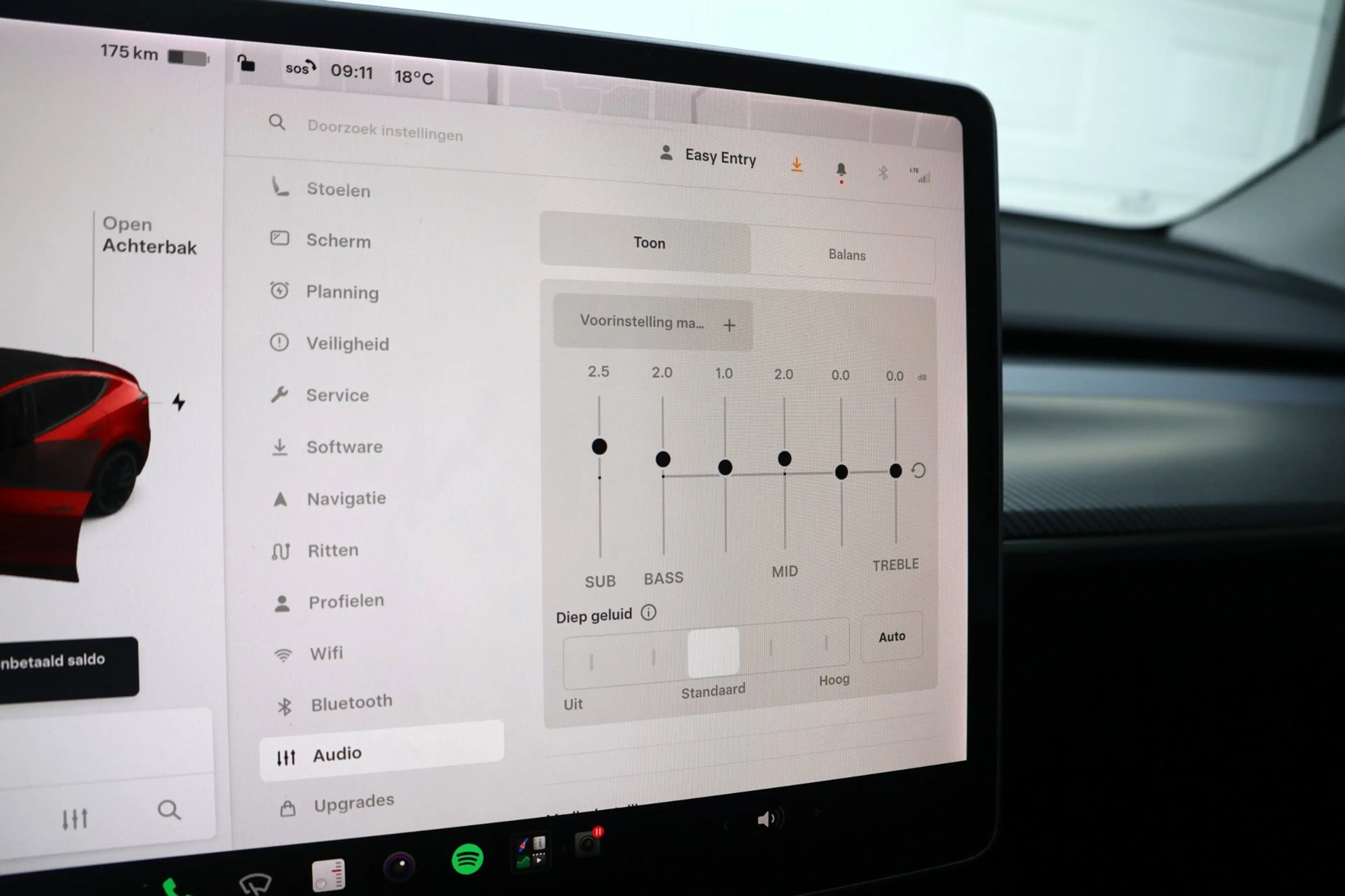 Tesla Model Y Long Range AWD — photo 15
