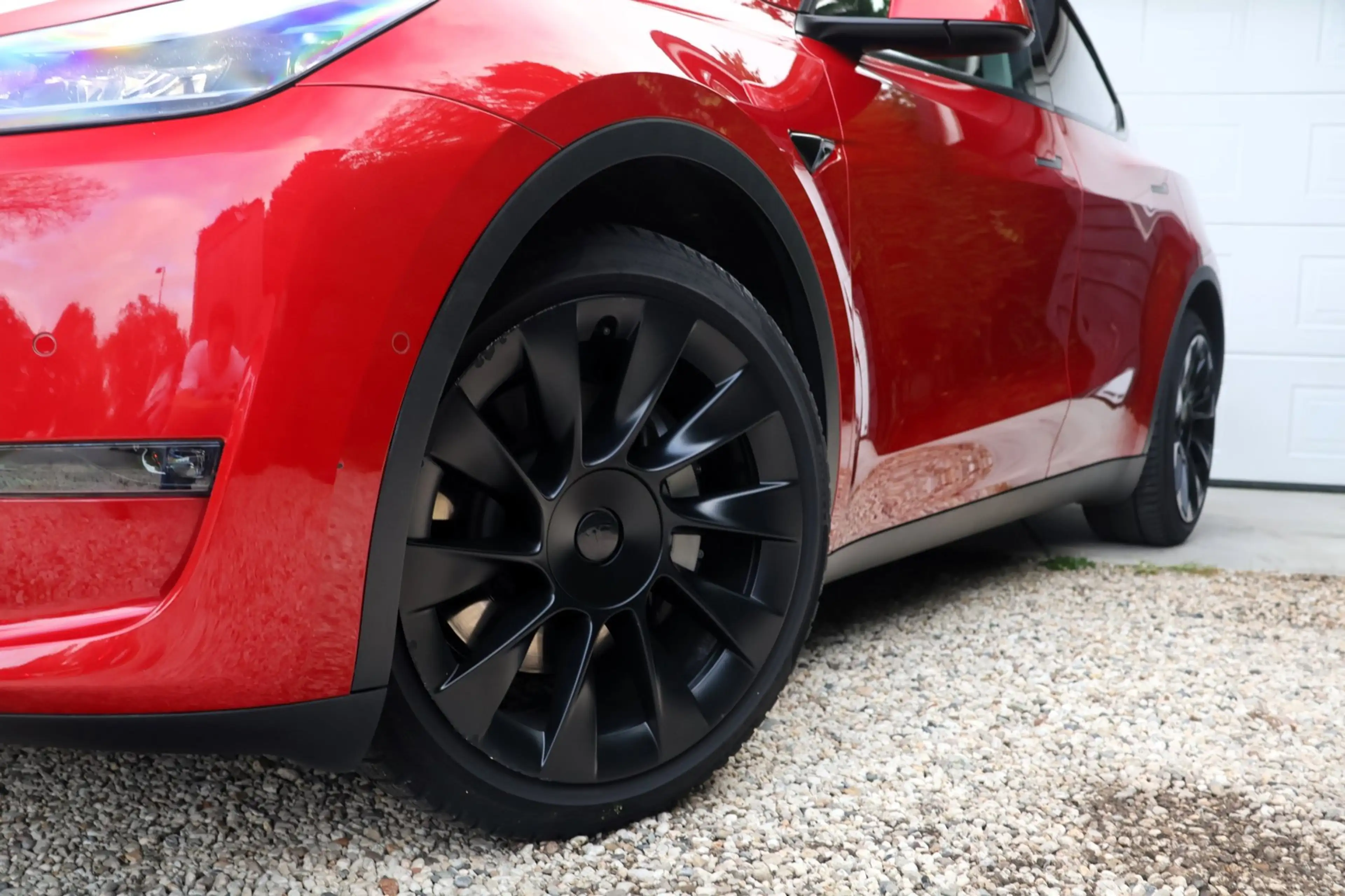 Tesla Model Y Long Range AWD — photo 3