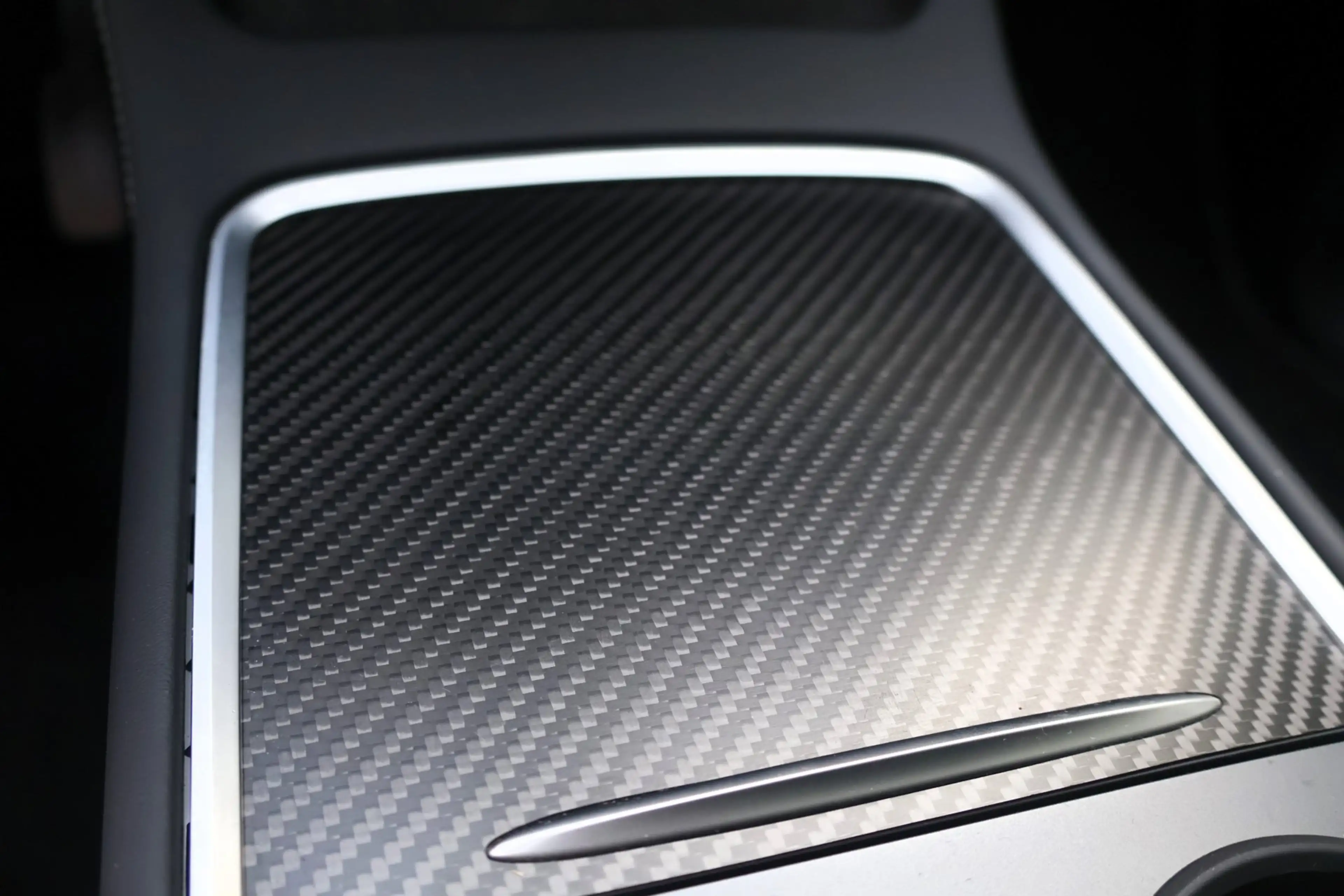 Tesla Model Y Long Range AWD — photo 12