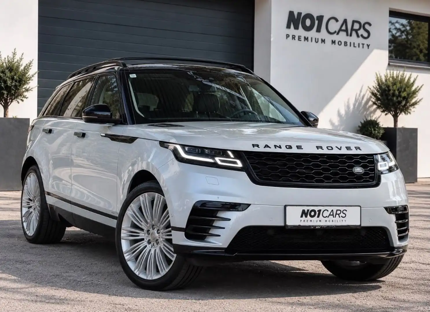 Land Rover Range Rover Velar R-Dynamic SE 2,0 Allrad *PANO*SHZ*TOP Silber - 1