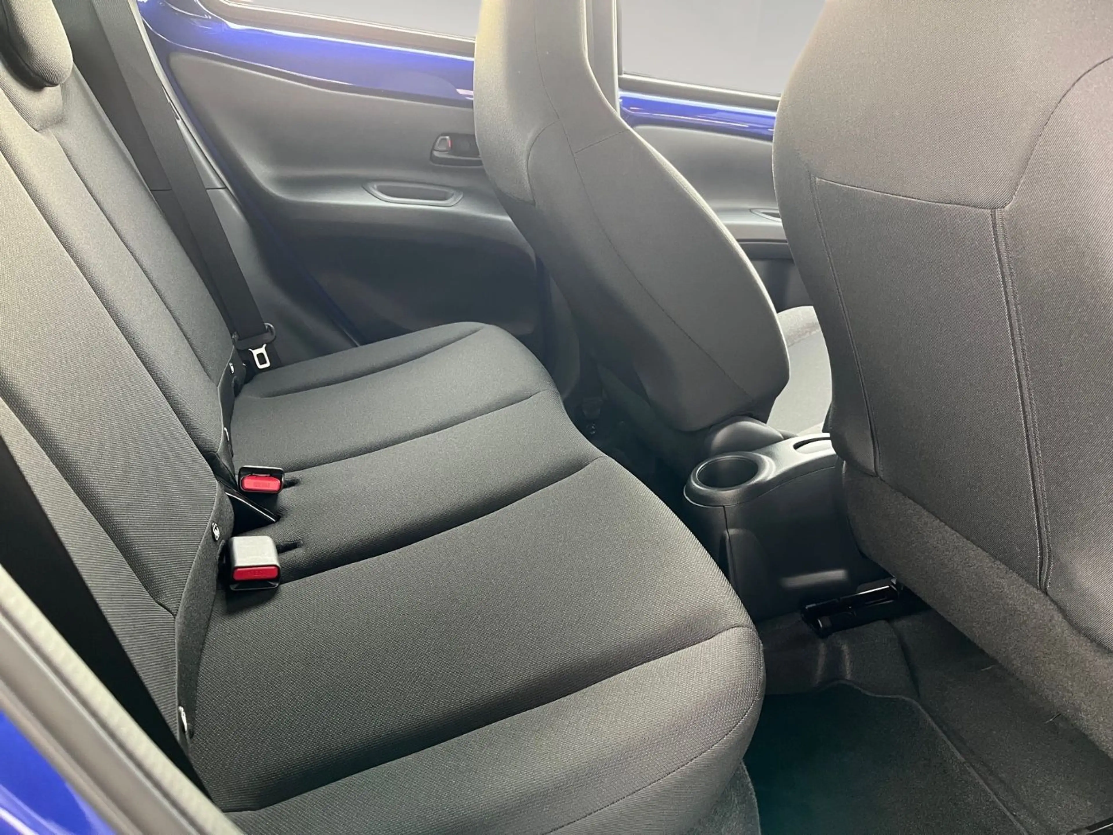 Toyota Aygo X 1.0 l Play 5 M/T — photo 13