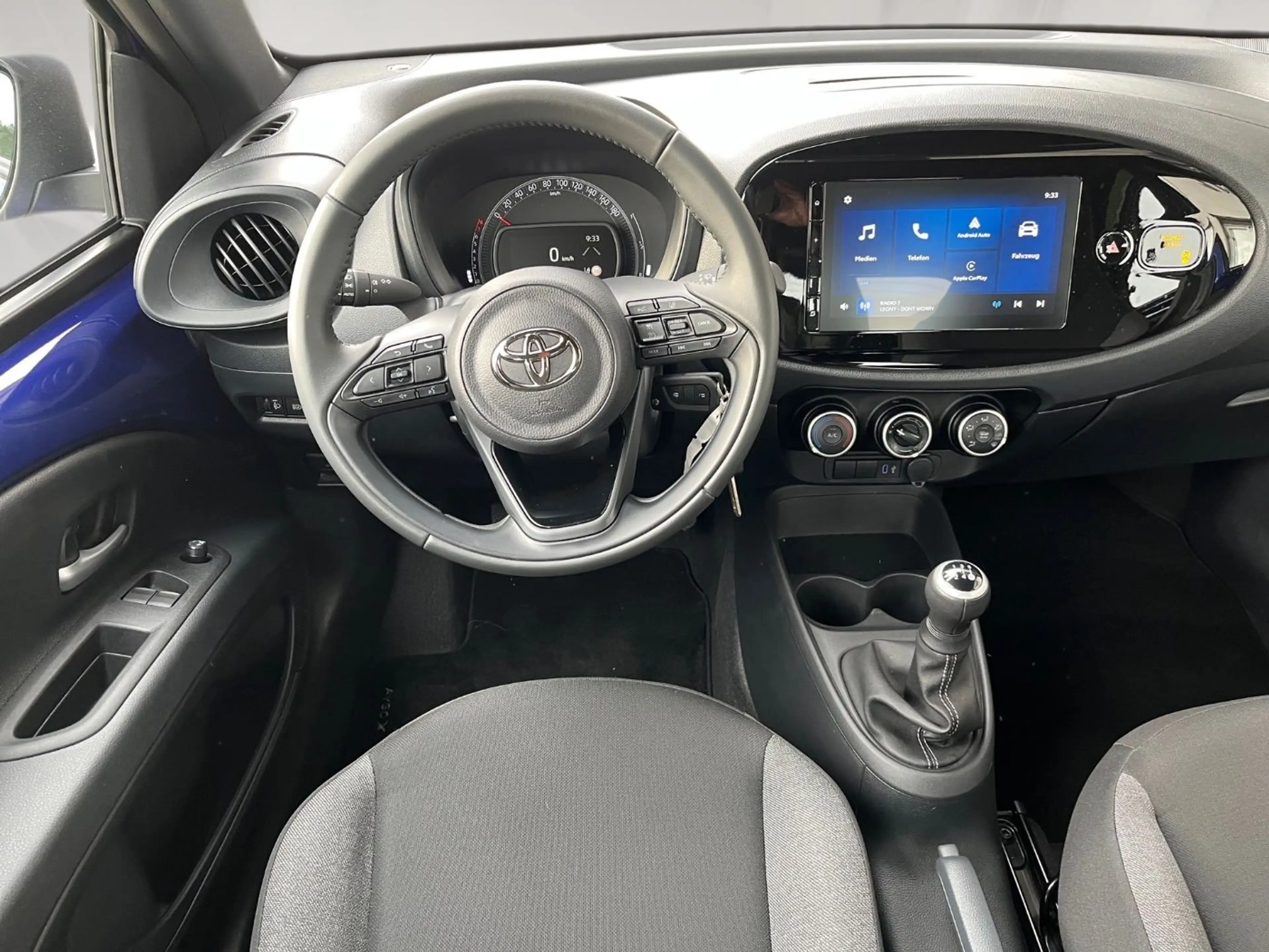 Toyota Aygo X 1.0 l Play 5 M/T — photo 10