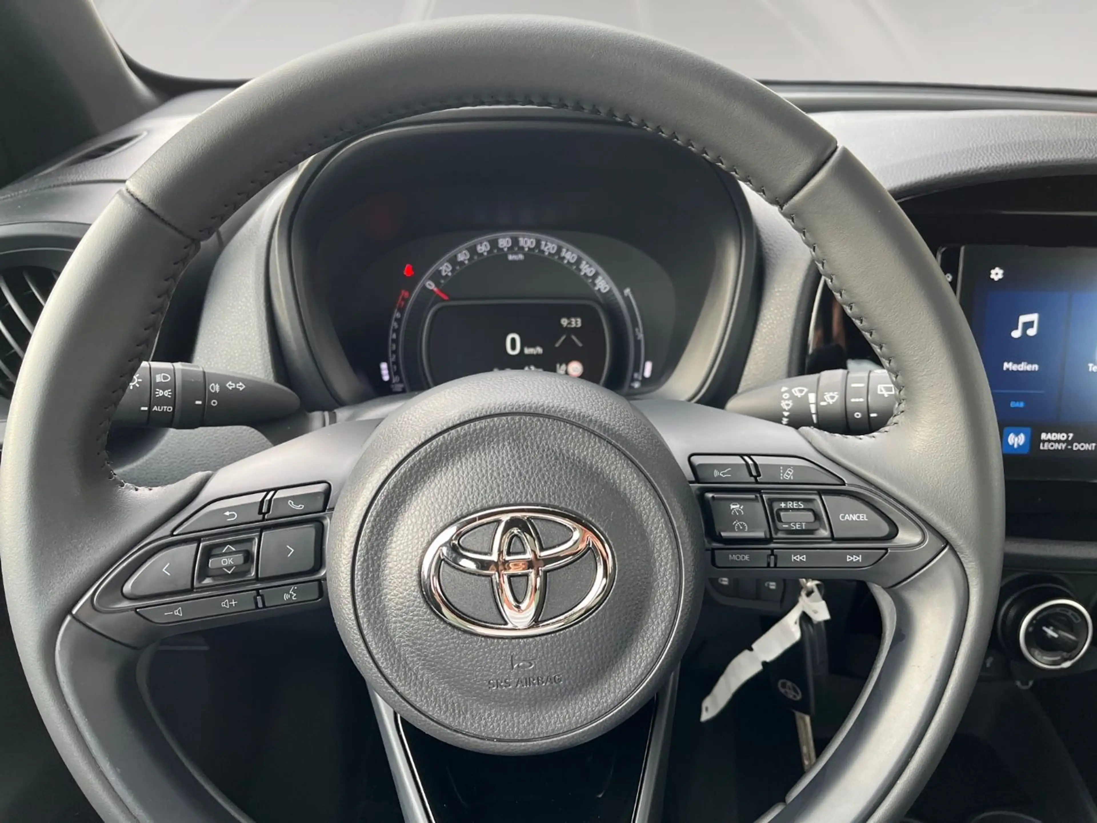 Toyota Aygo X 1.0 l Play 5 M/T — photo 8