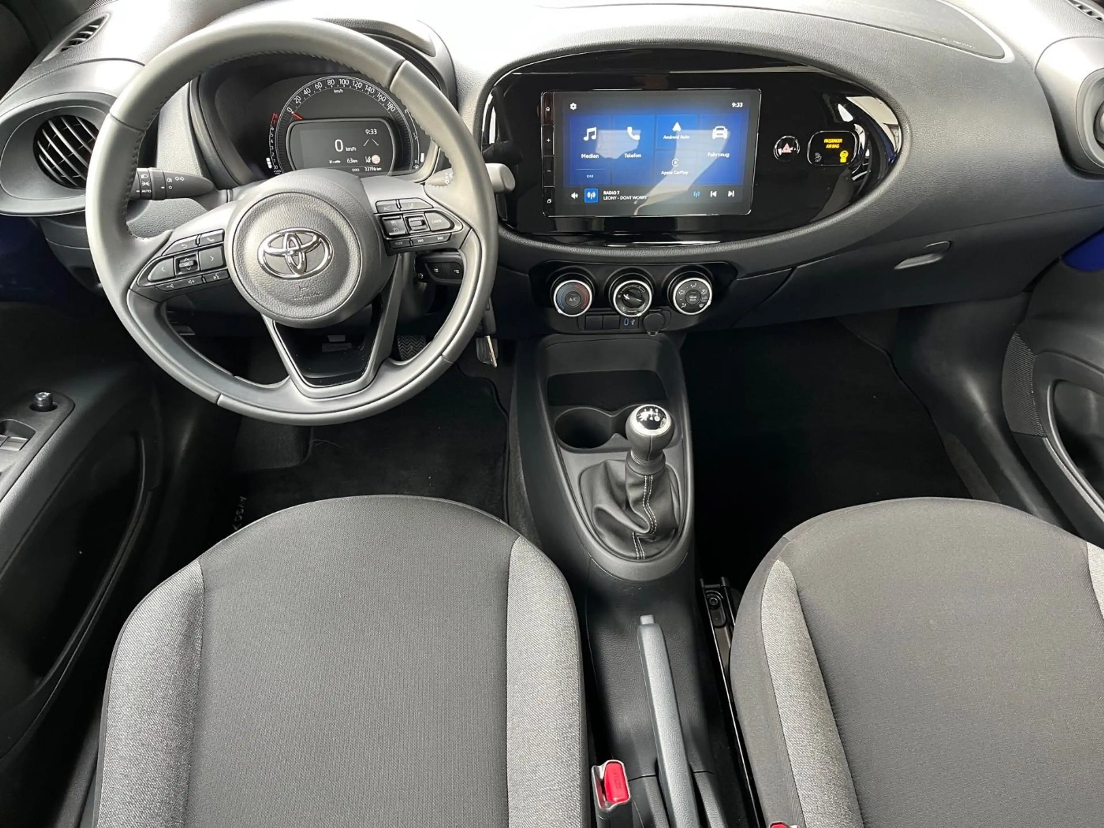 Toyota Aygo X 1.0 l Play 5 M/T — photo 12