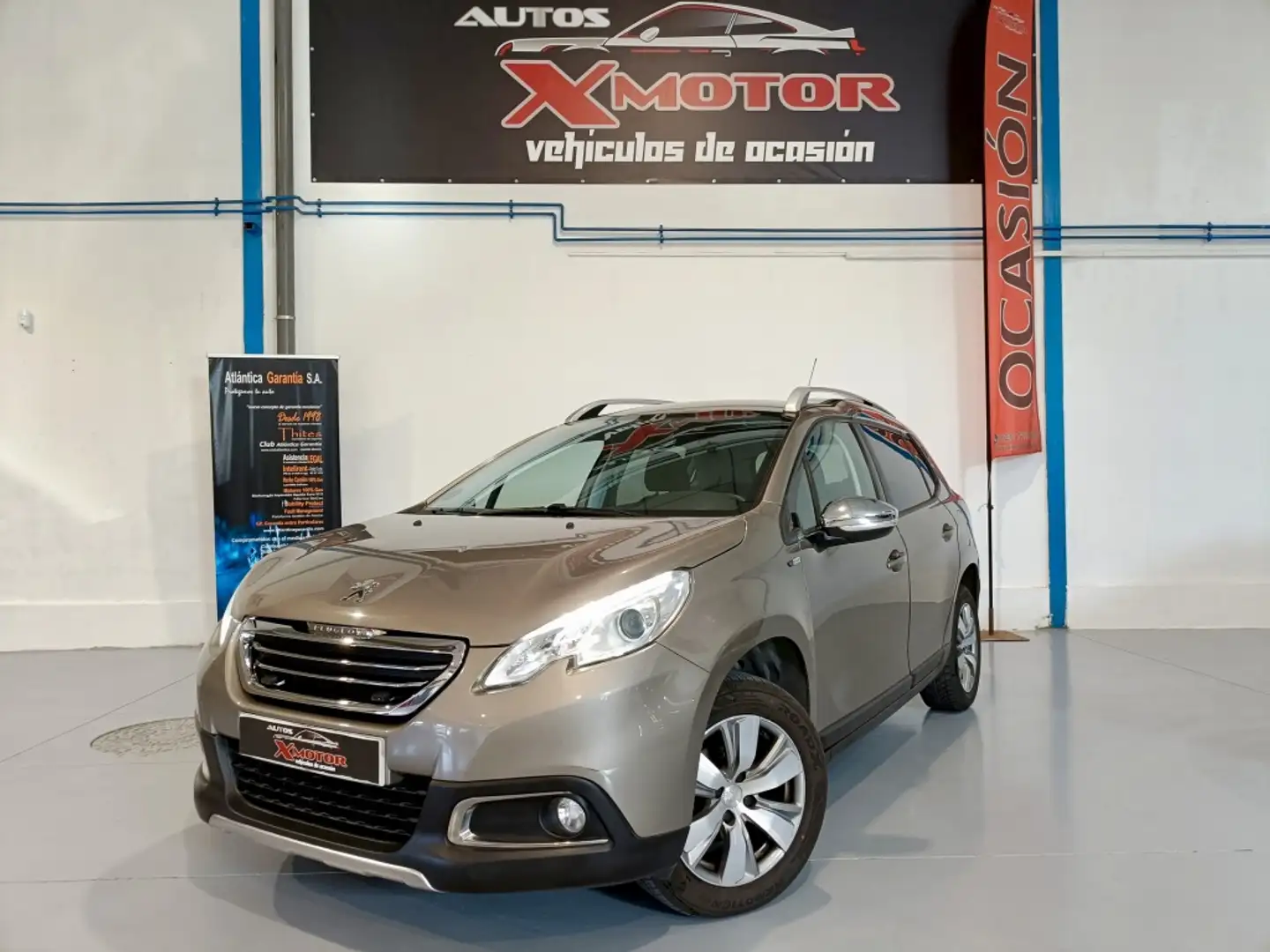 Peugeot 2008 1.6 BlueHDI Style 100 Gris - 1