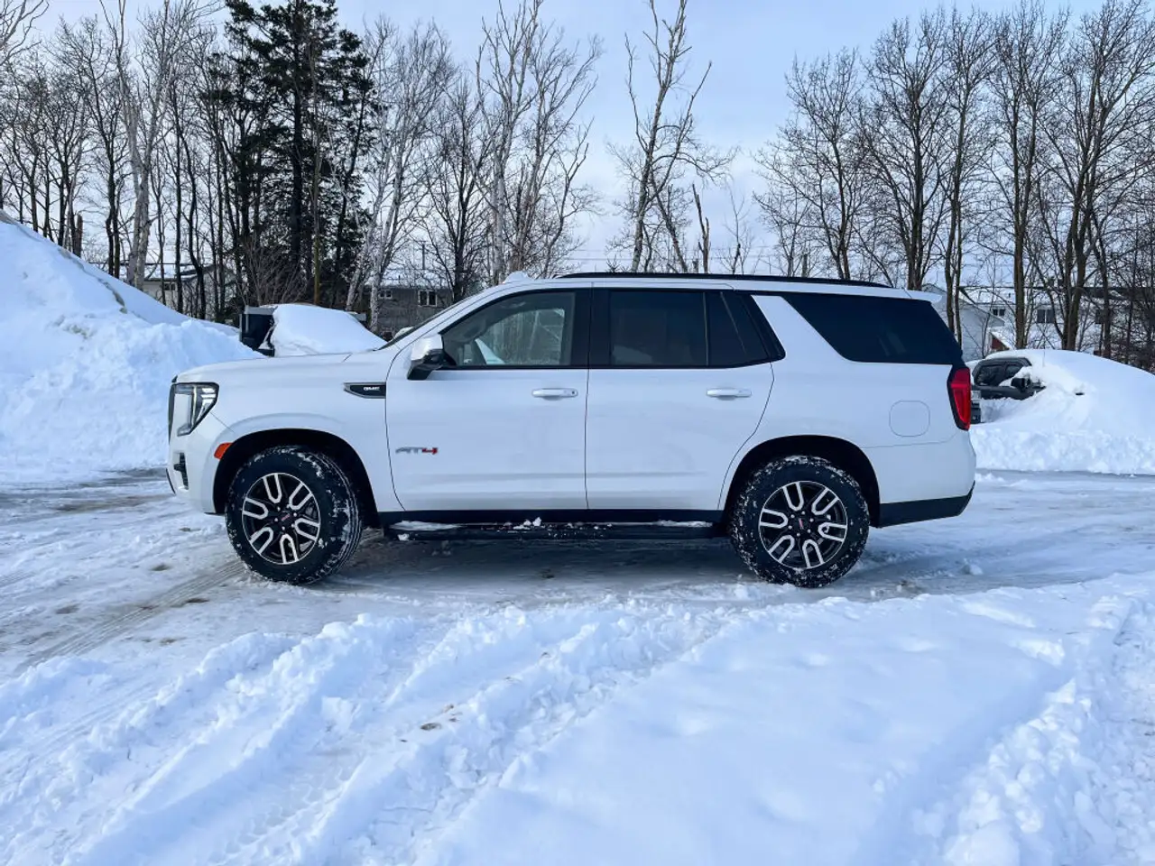 GMC Yukon снимка GMC Yukon