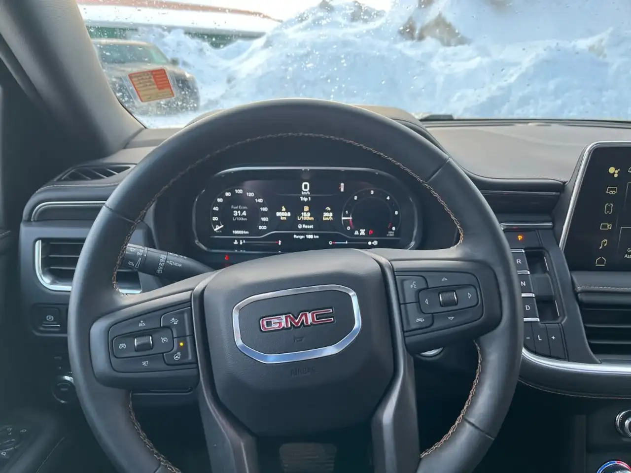 GMC Yukon снимка GMC Yukon
