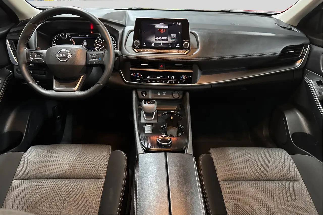 Nissan Rogue снимка Nissan Rogue