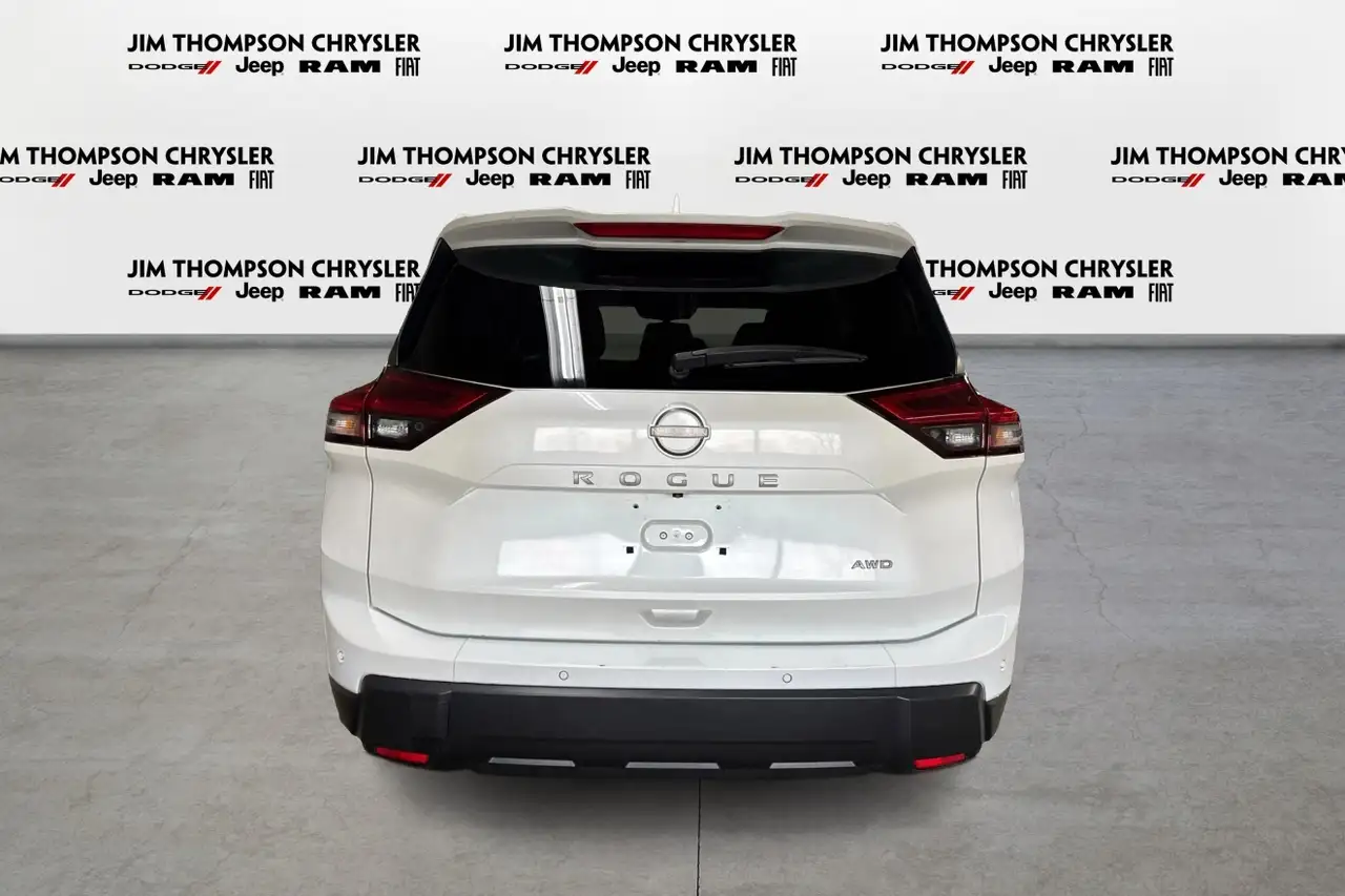 Nissan Rogue снимка Nissan Rogue